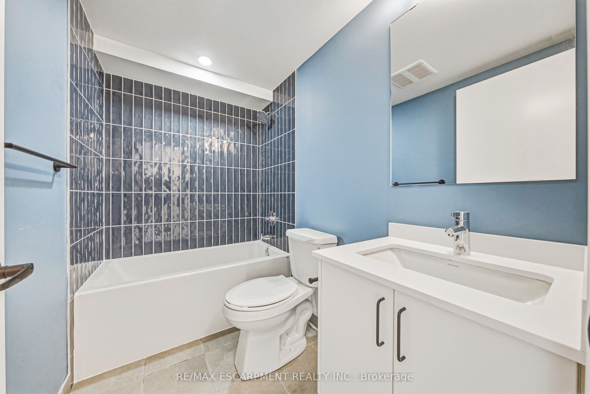 325 James Street S 208, Hamilton, ON L8P 3B7 photo 4
