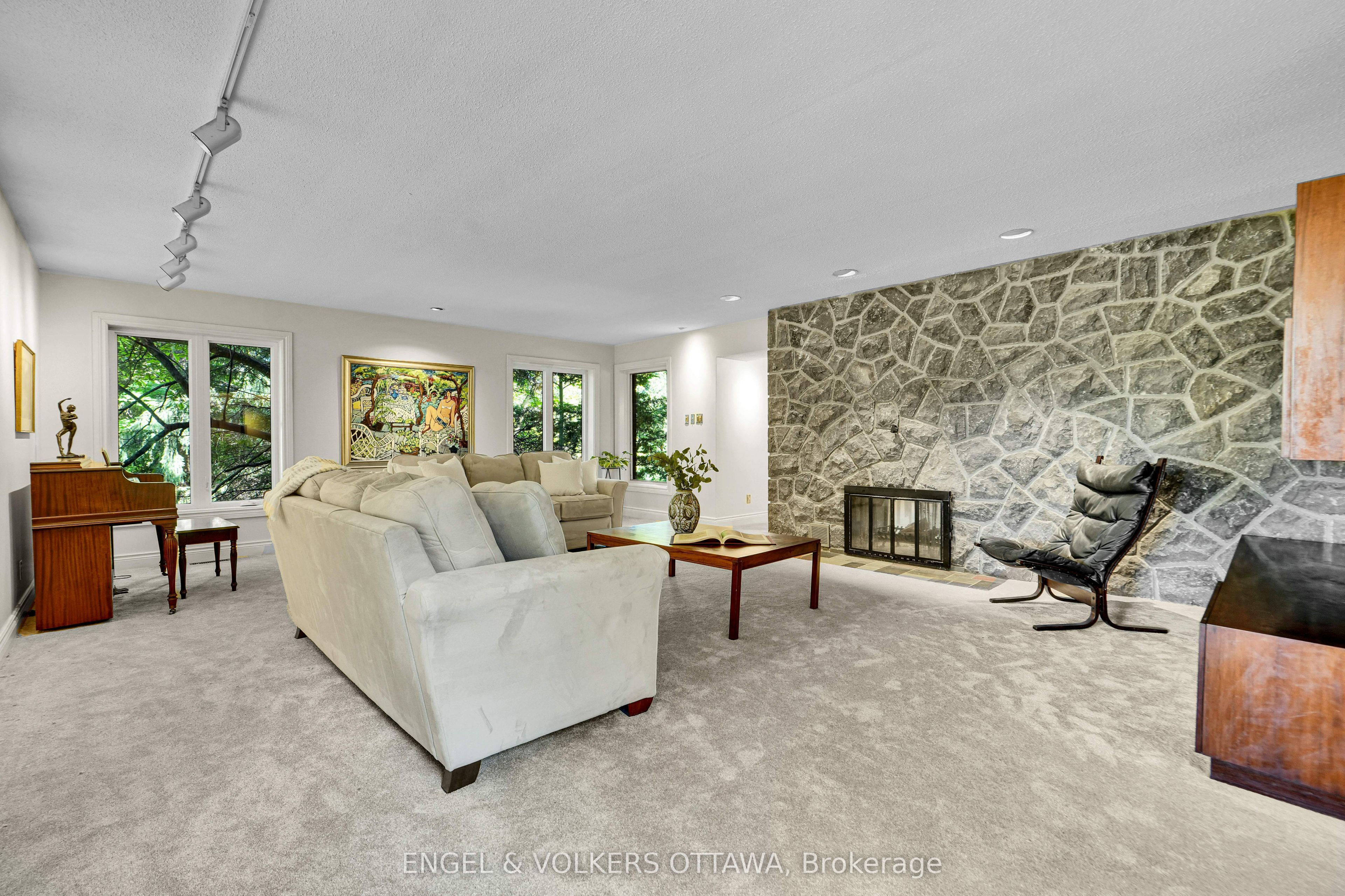 7 Mid Pines Grove, Bells Corners and South to Fallowfield, ON K2R 1B7 photo 5