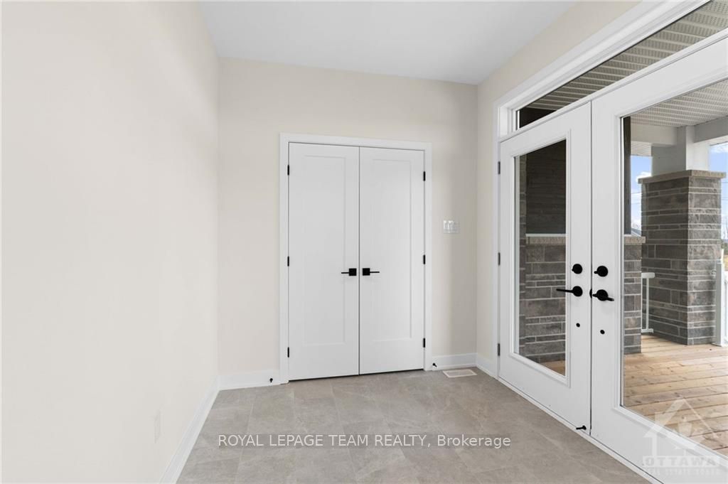 19 Irvin Woermke Street, McNab/Braeside, ON K0A 1G0 photo 3