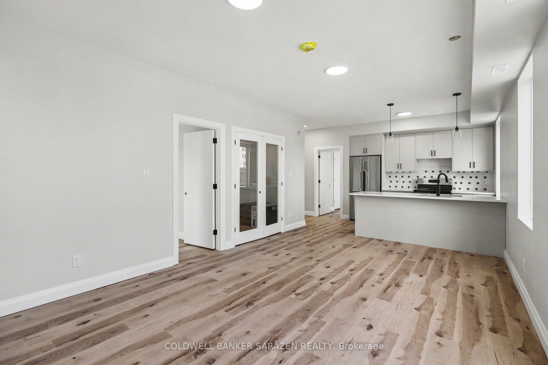 42 Mcarthur Avenue 101, Vanier and Kingsview Park, ON K1L 6R2 photo 3