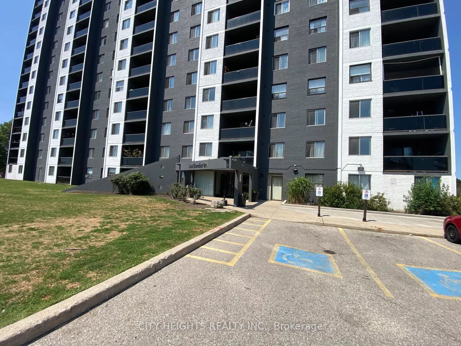 294 CHANDLER Drive 1406, Kitchener, ON N2E 2K1 photo 2