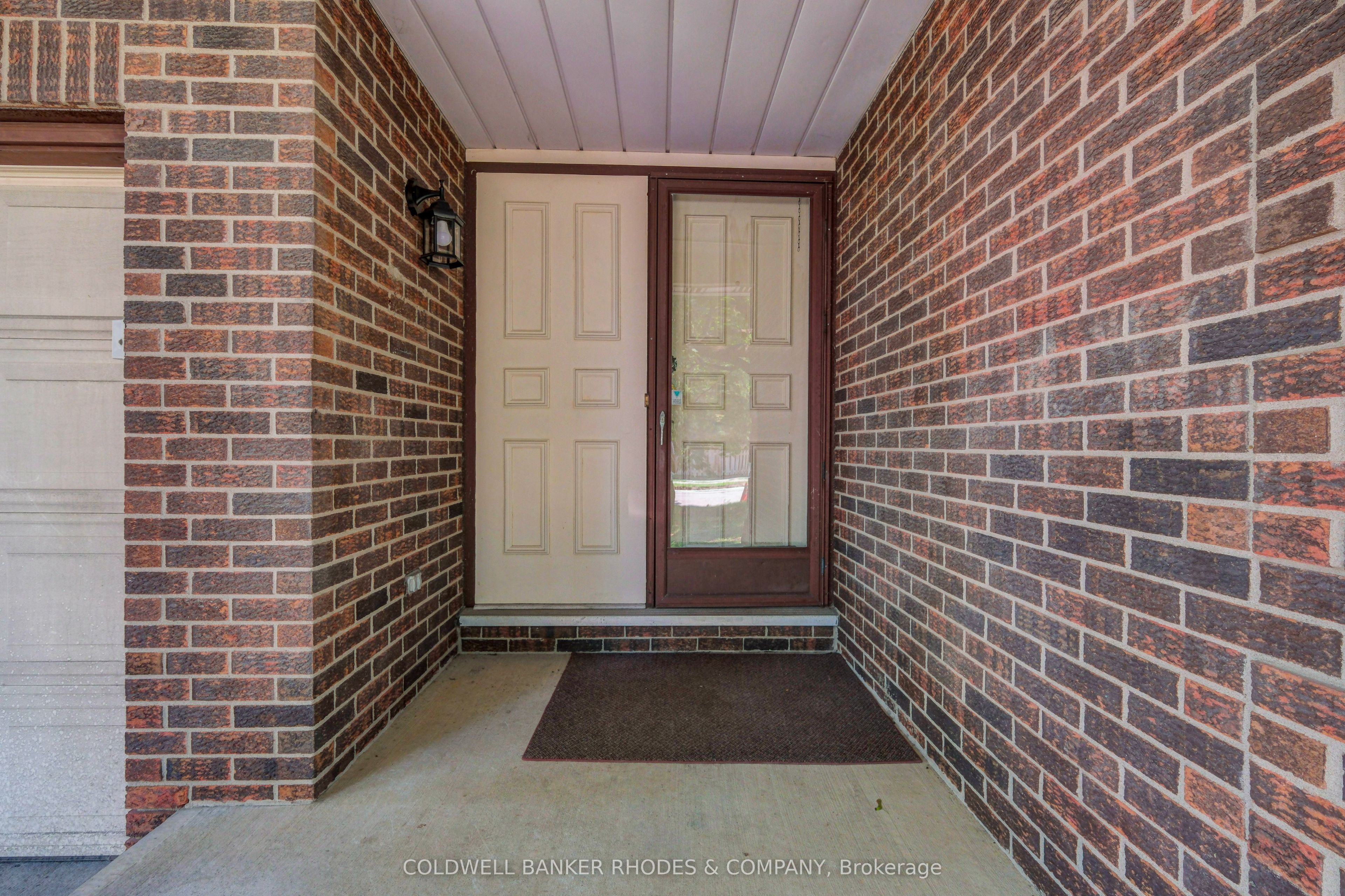6290 Fortune Drive, Orleans - Convent Glen and Area, ON K1C 2B1 photo 2