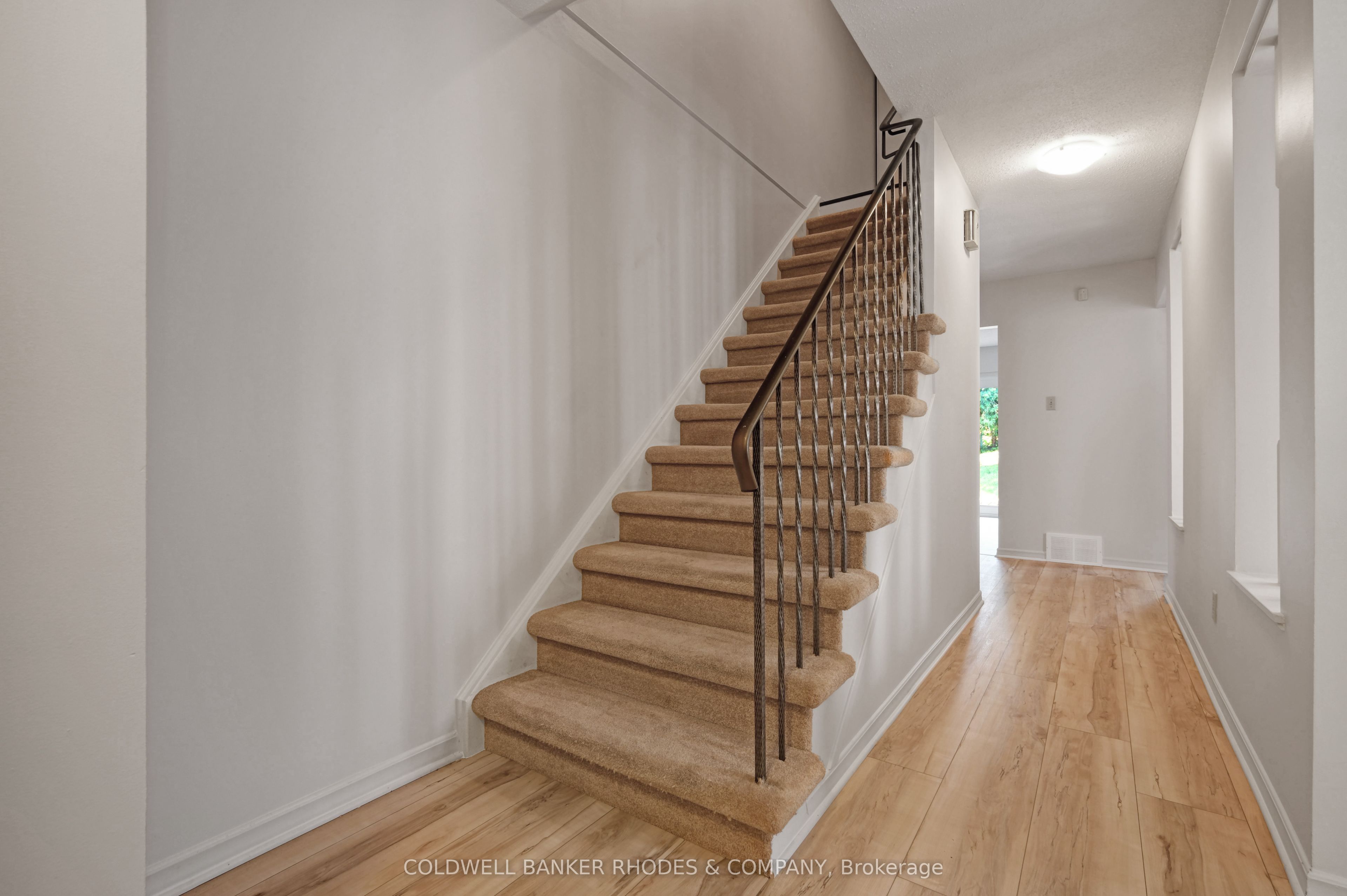 6290 Fortune Drive, Orleans - Convent Glen and Area, ON K1C 2B1 photo 3