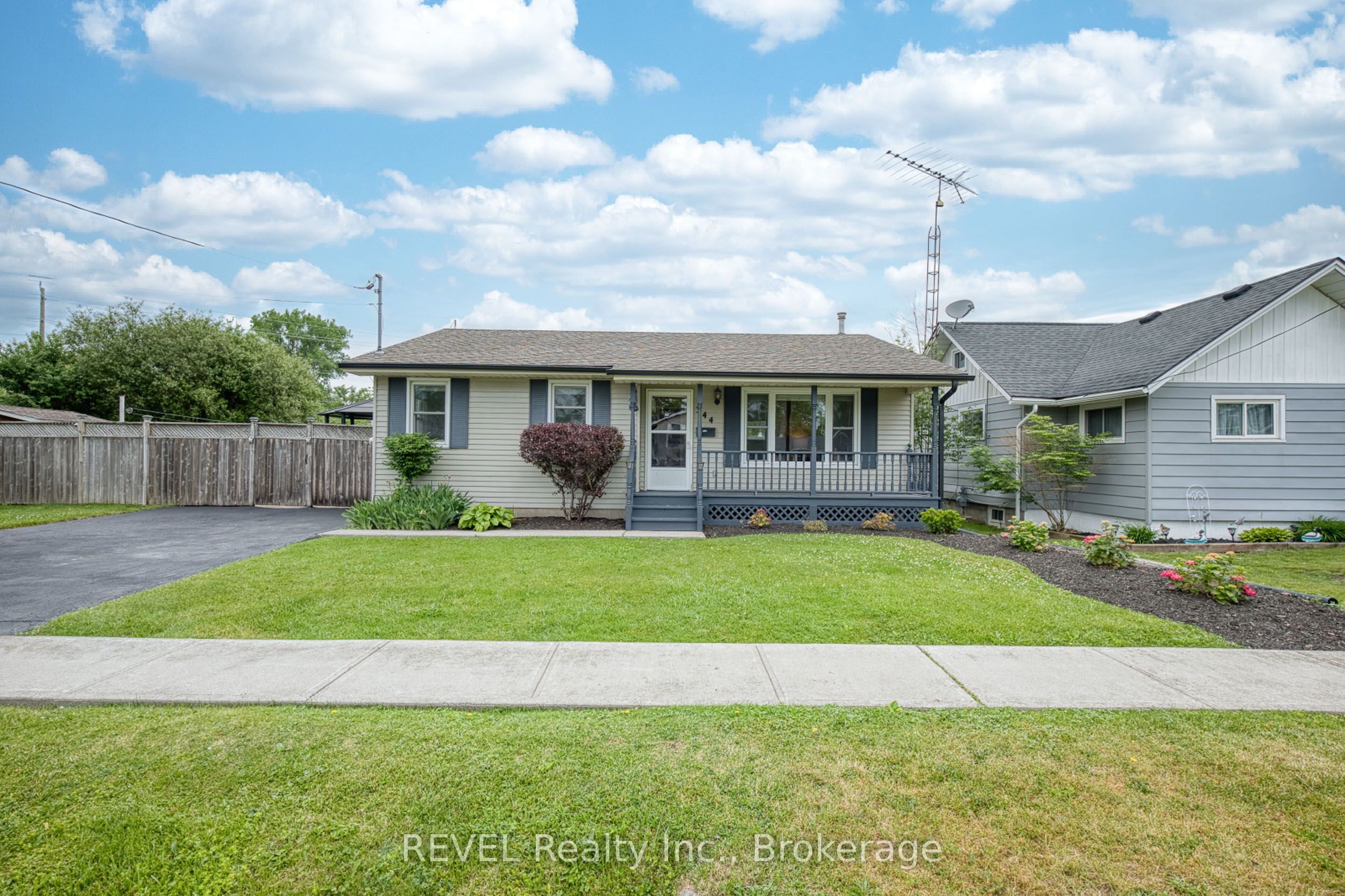 344 Leask Avenue, Fort Erie, ON L2A 4L4 photo 4