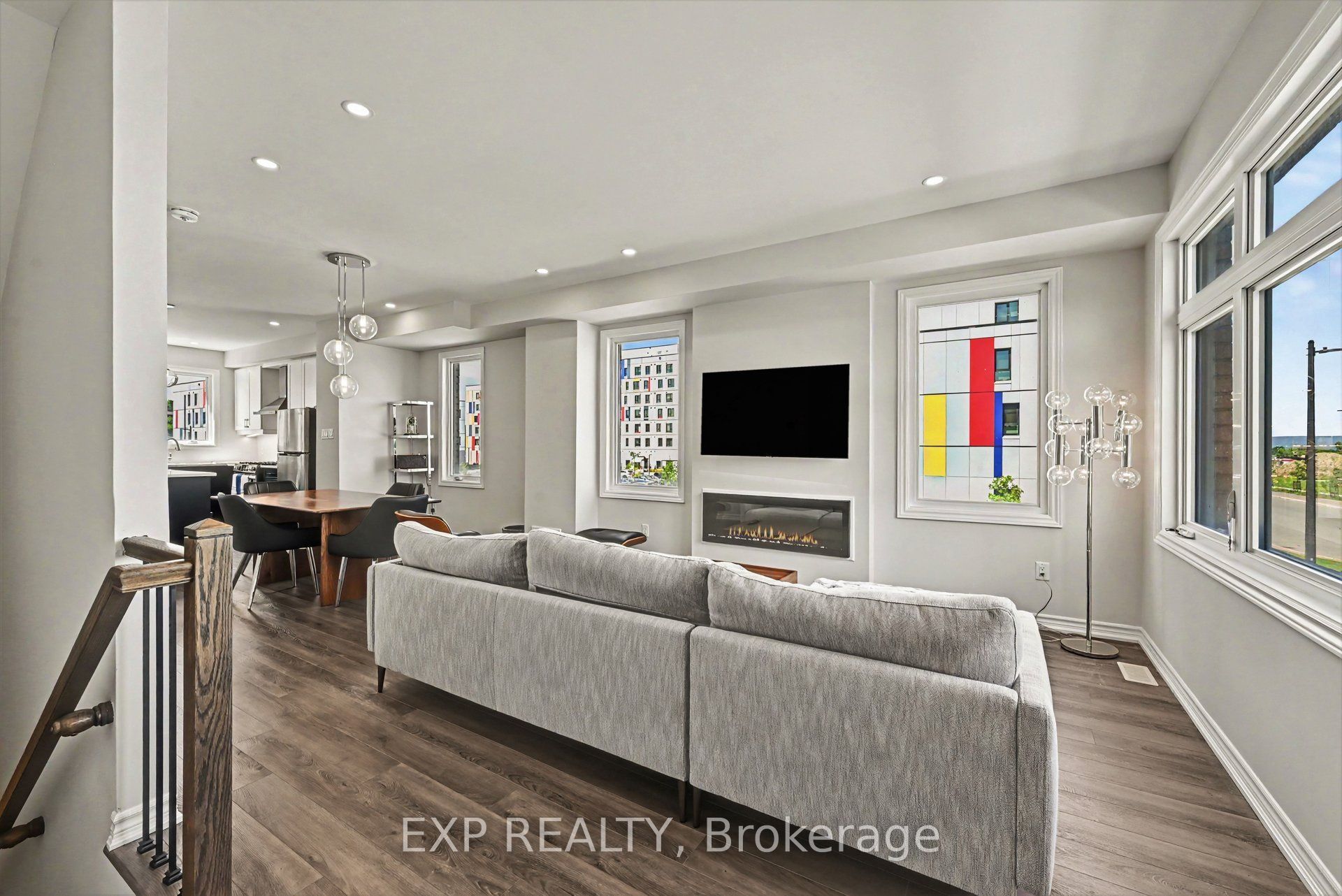 1400 Hemlock Road, Manor Park - Cardinal Glen and Area, ON K1K 5A8 photo 3