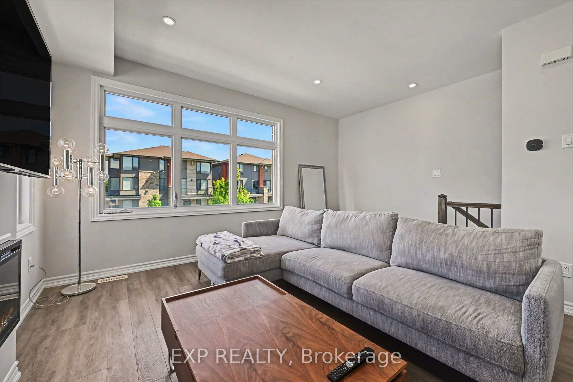 1400 Hemlock Road, Manor Park - Cardinal Glen and Area, ON K1K 5A8 photo 4