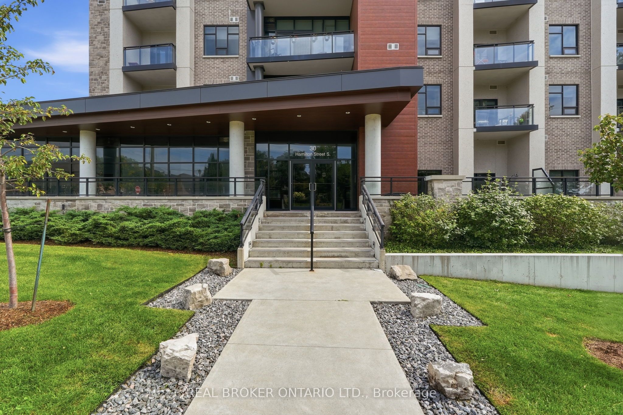 30 Hamilton Street S 101, Hamilton, ON L8B 1V8 photo 2