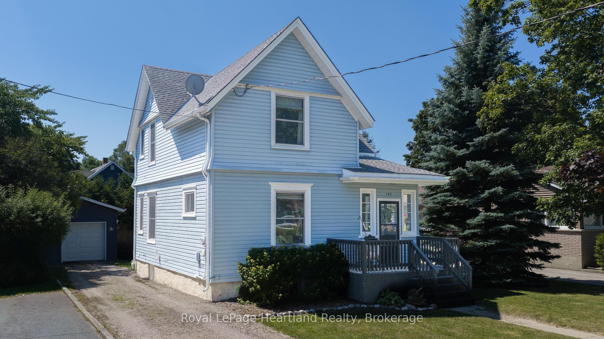 122 Nelson Street E, Goderich, ON N7A 1R9 photo 2