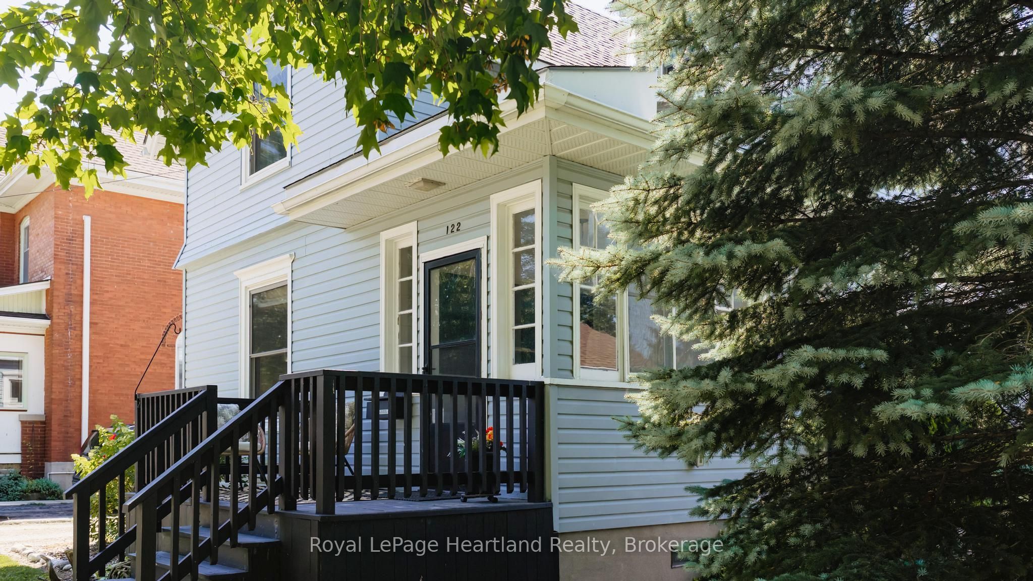 122 Nelson Street E, Goderich, ON N7A 1R9 photo 3