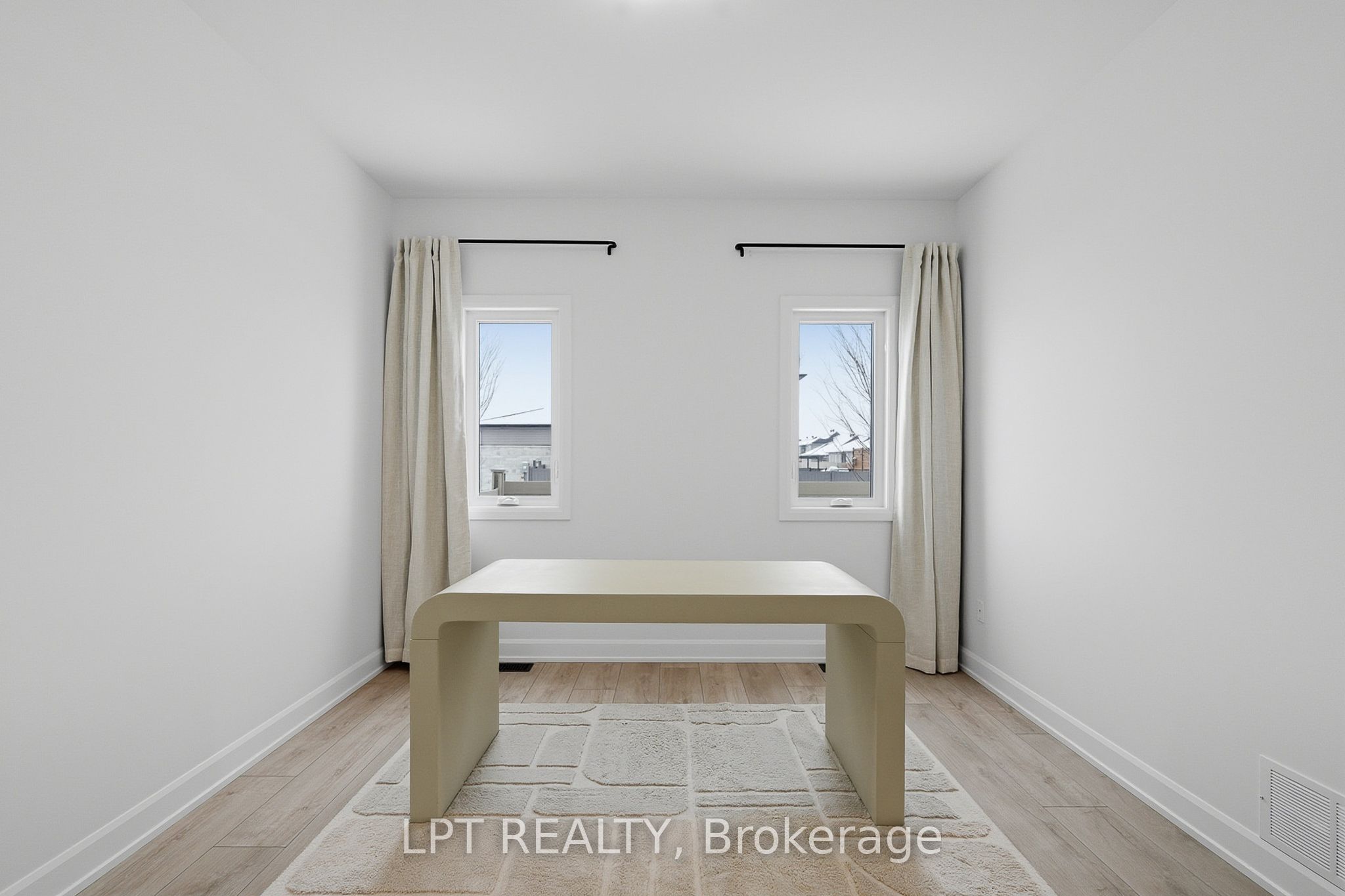 301 Moonlight Drive, Russell, ON K4R 0L1 photo 5