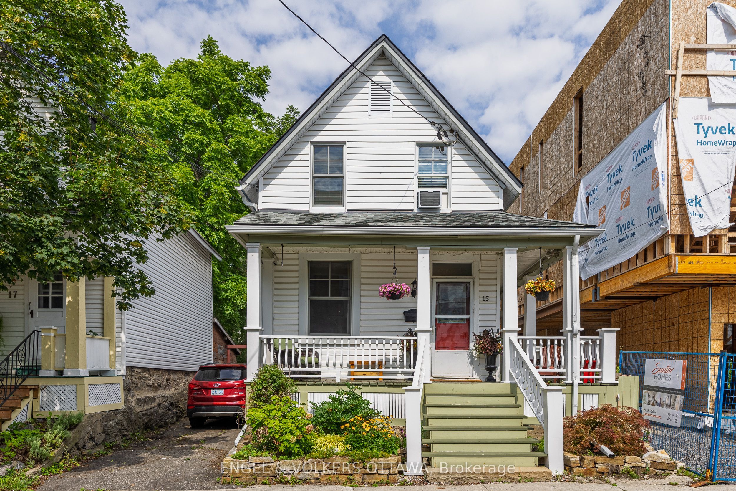 15 Lowrey Street, West Centre Town, ON K1Y 2S5
