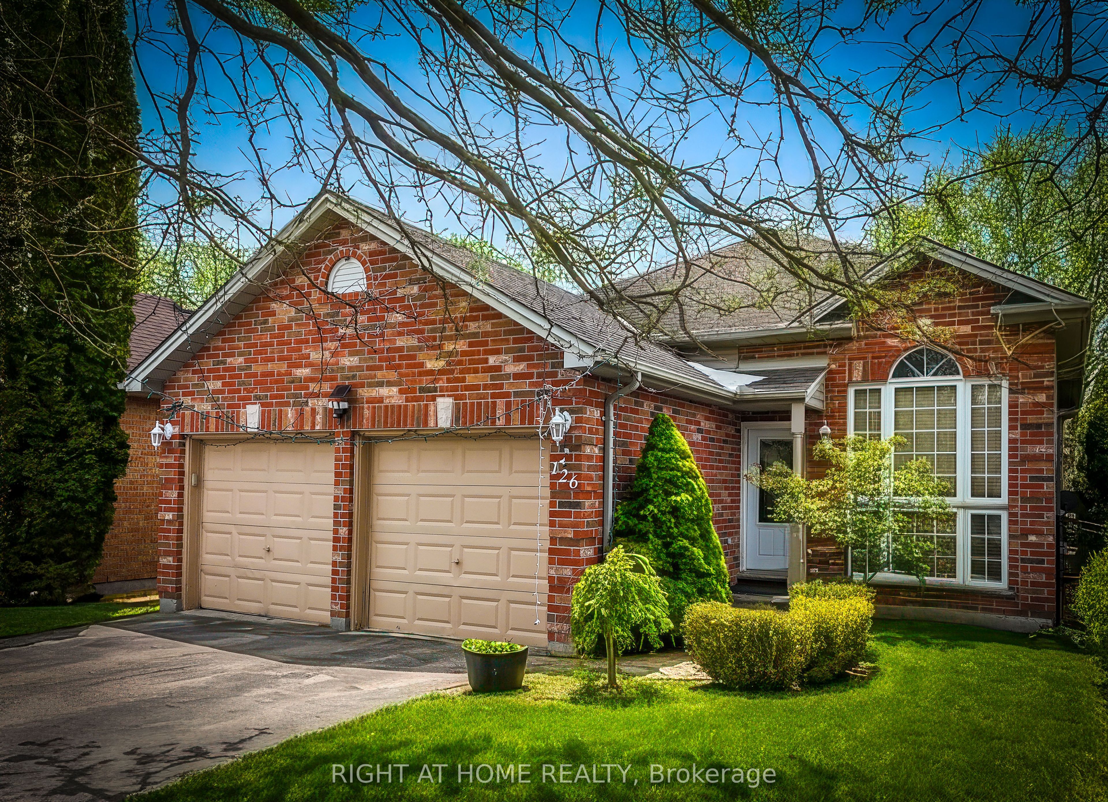 126 Meadowridge Road, London North, ON N6H 5N6