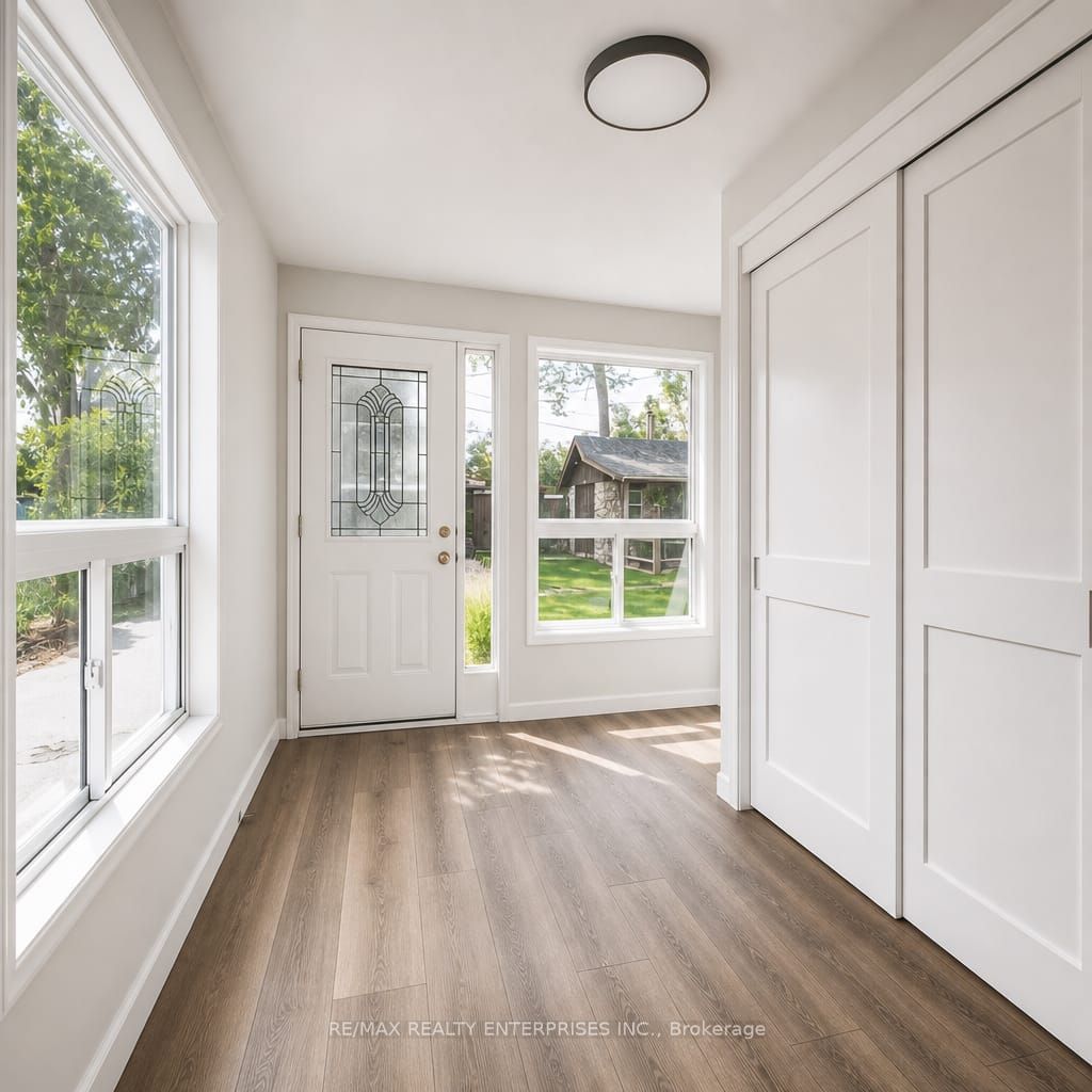 557 Stirling Avenue S Main, Kitchener, ON N2M 3J5 photo 5