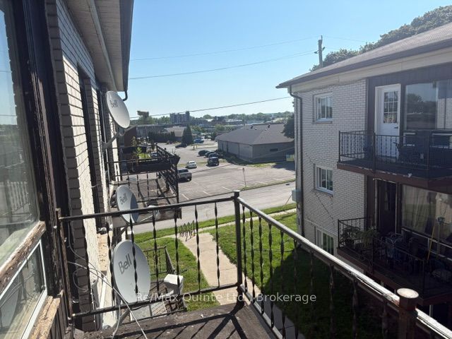 174 Queen Street 6, Quinte West, ON K8V 4Y6 photo 5