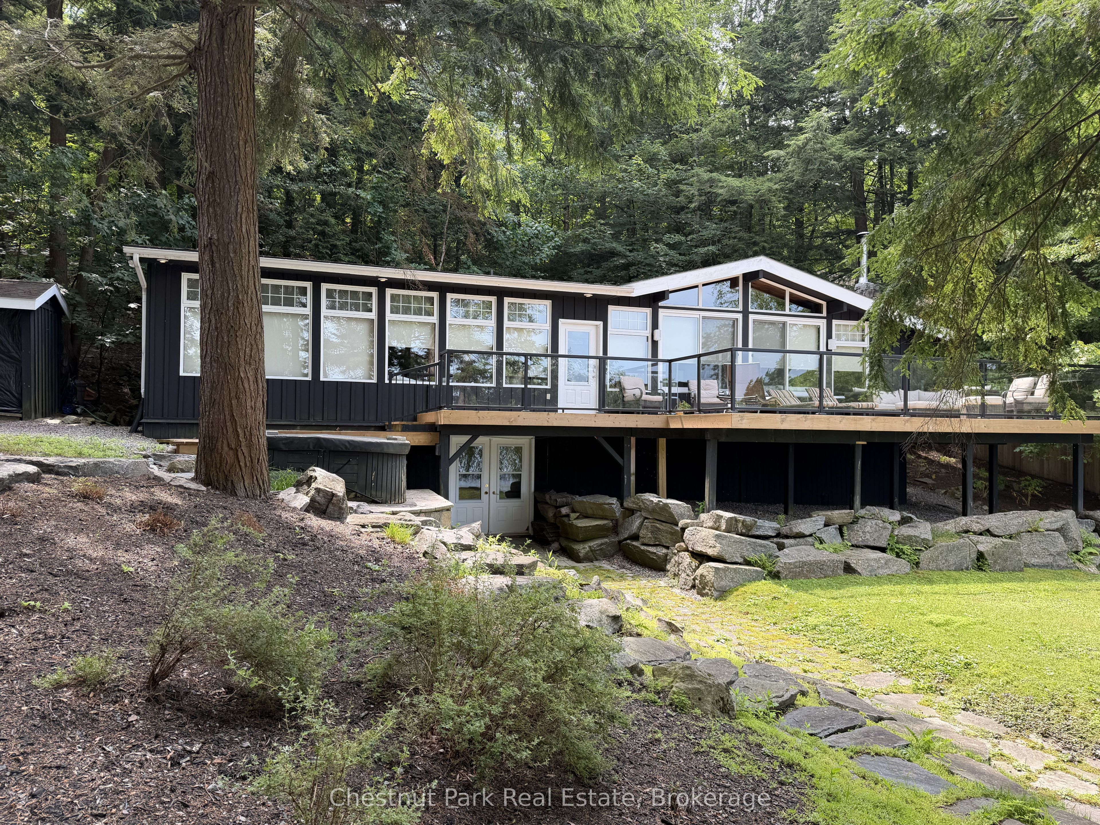 1002 Ahmic Drive N, Muskoka Lakes, ON P0B 1G0