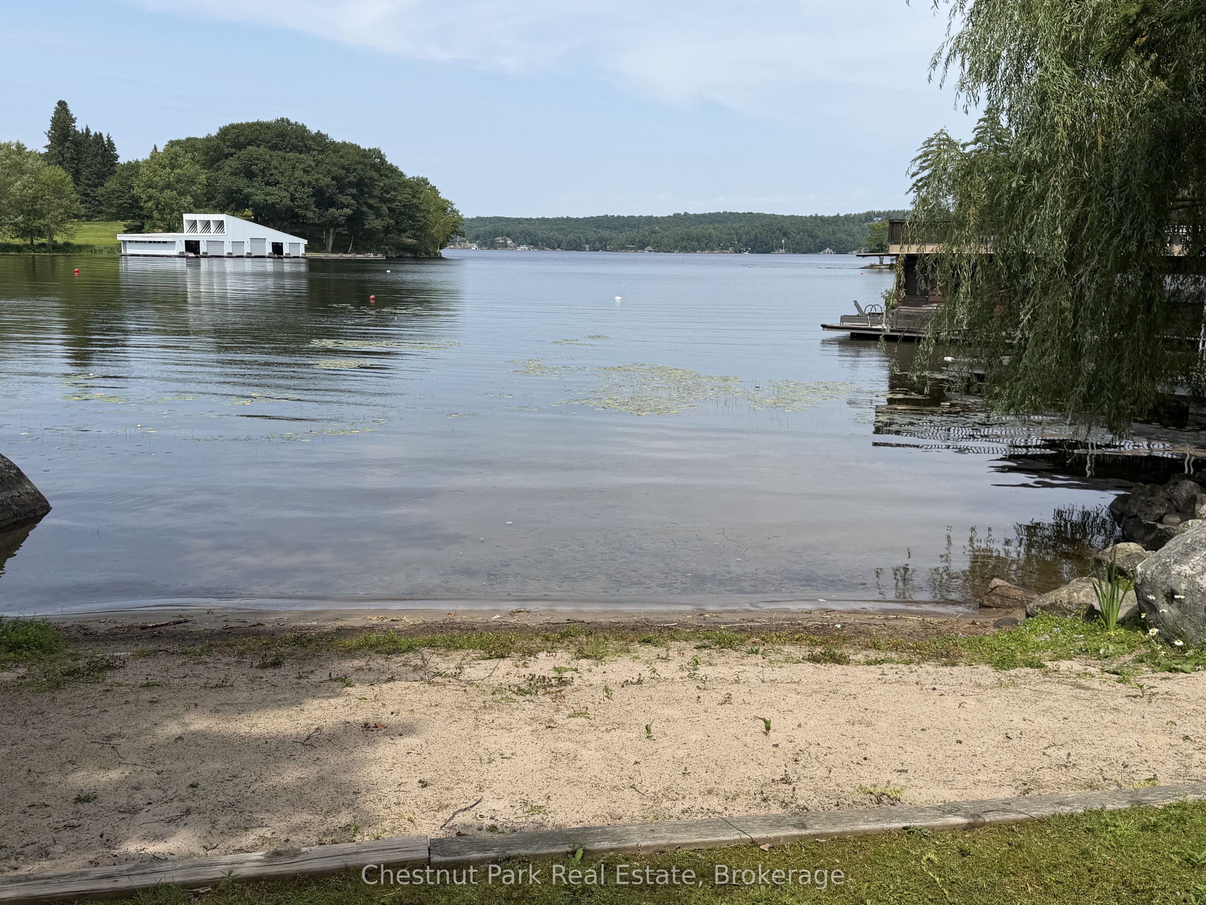 1002 Ahmic Drive N, Muskoka Lakes, ON P0B 1G0 photo 2