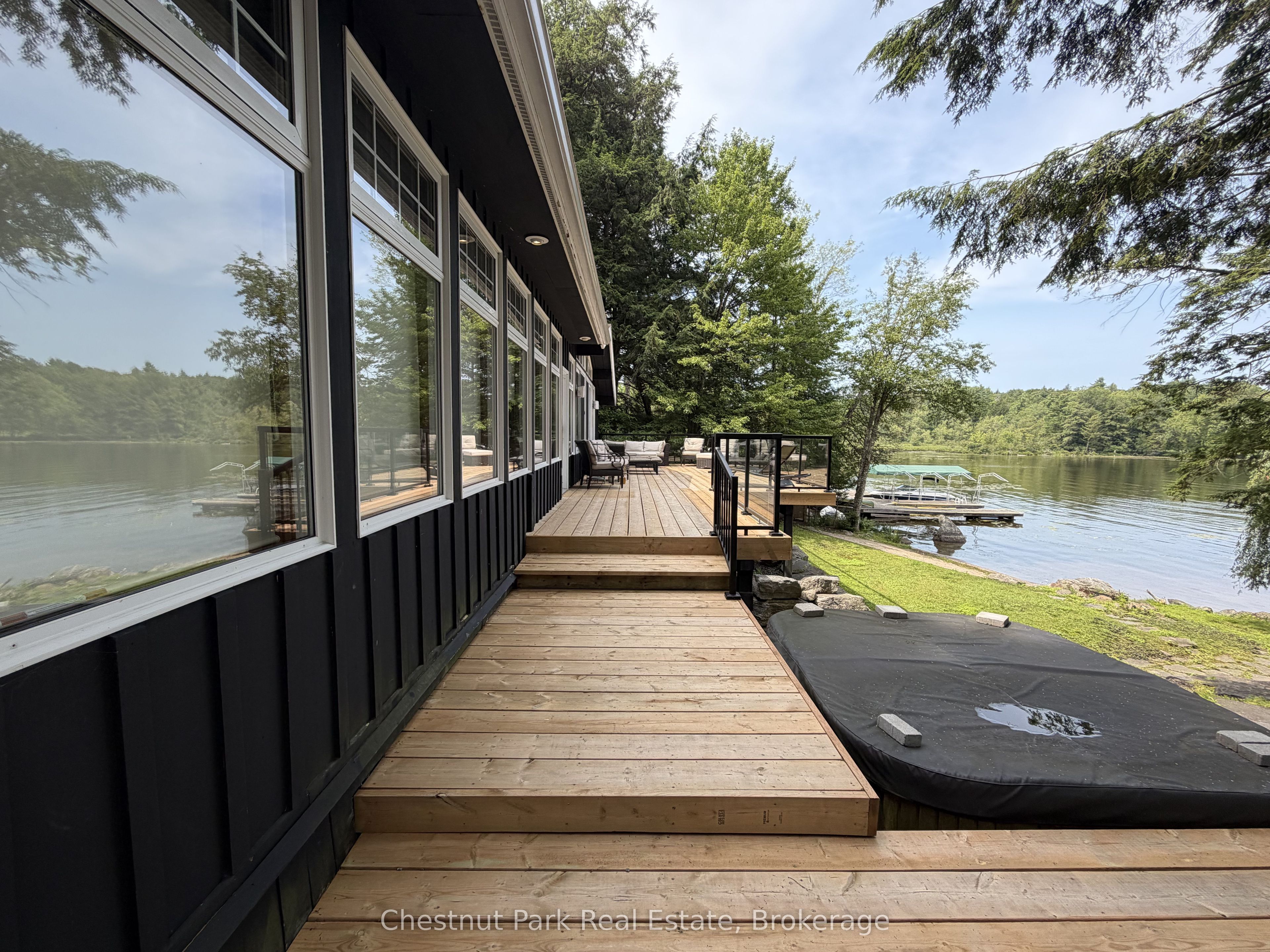 1002 Ahmic Drive N, Muskoka Lakes, ON P0B 1G0 photo 4
