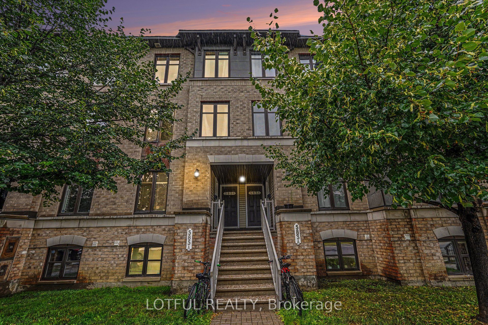 585 Chapman Mills Drive 20, Barrhaven, ON K2J 5T1
