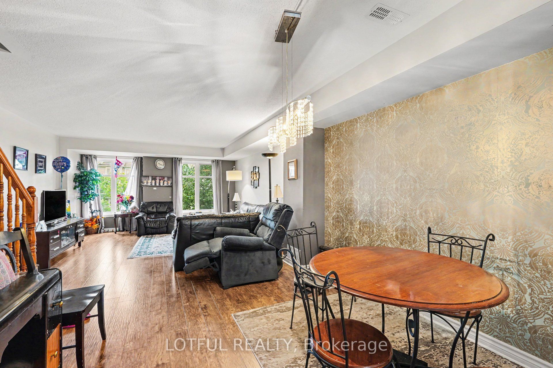 585 Chapman Mills Drive 20, Barrhaven, ON K2J 5T1 photo 3