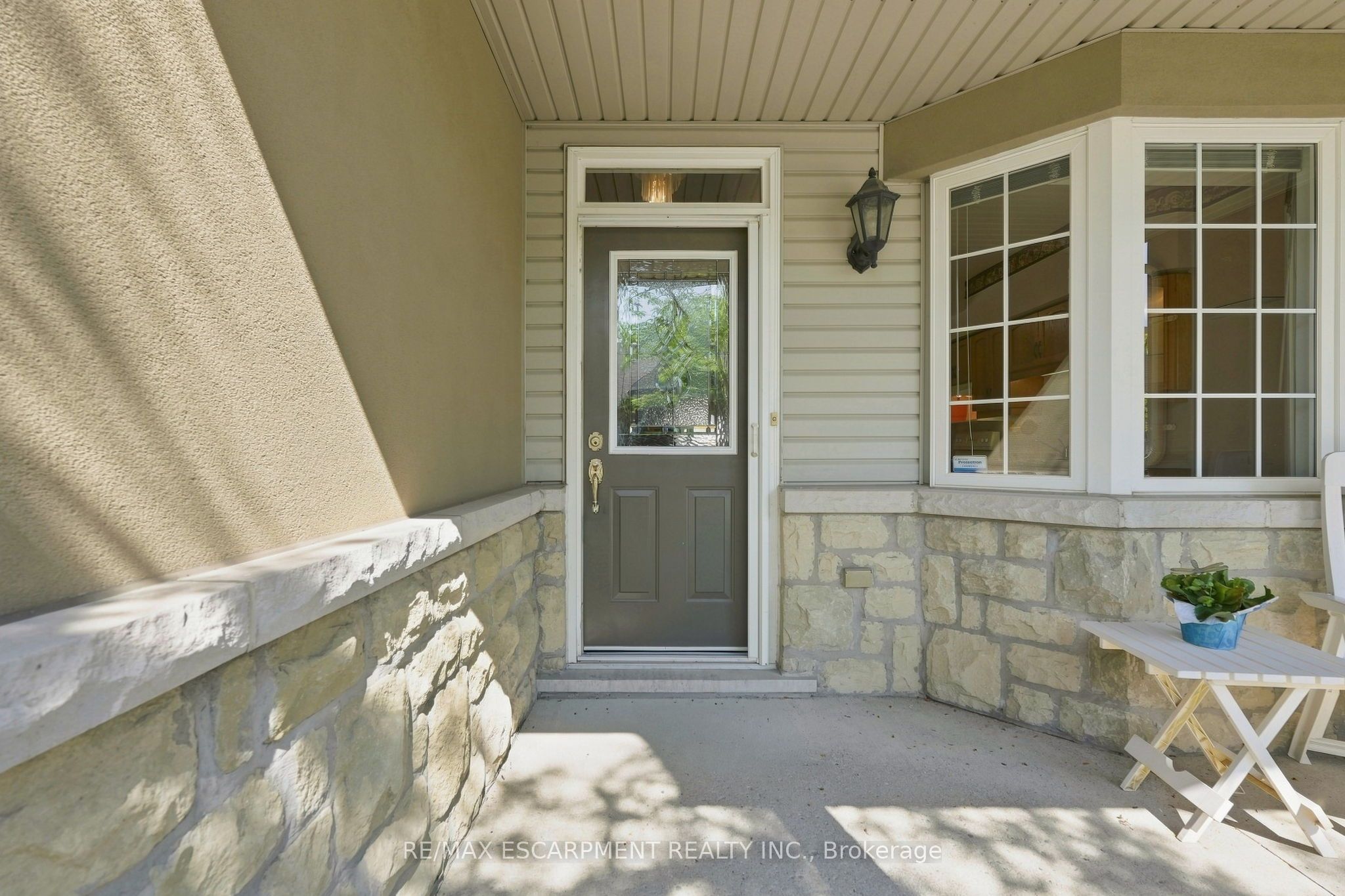 212 Stonehenge Drive 41, Hamilton, ON L9K 1N4 photo 2