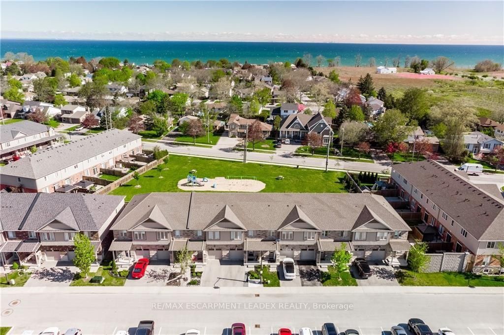 380 Lake Street 43, Grimsby, ON L3M 0E8 photo 3