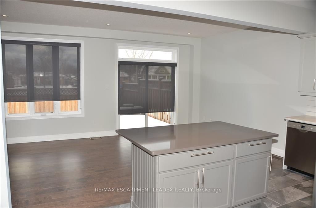 380 Lake Street 43, Grimsby, ON L3M 0E8 photo 5