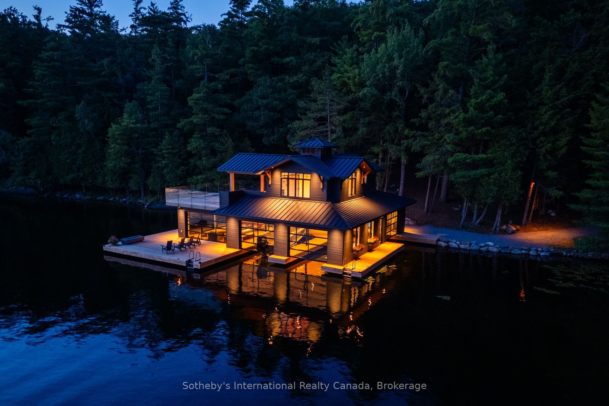 1097 Armstrong Point Road, Muskoka Lakes, ON P0B 1J0 photo 3