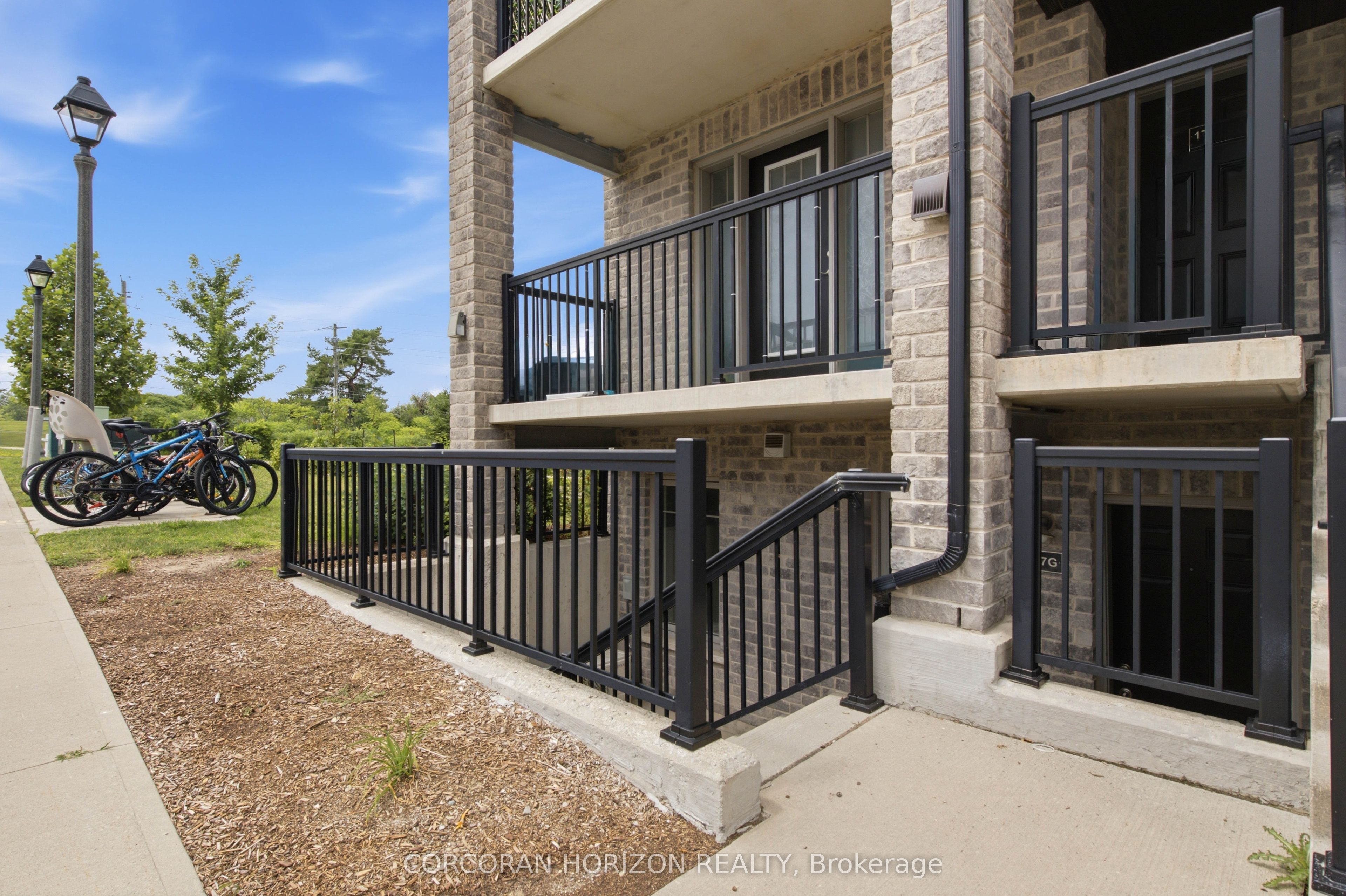 1989 Ottawa Street S 17G, Kitchener, ON N2E 0G7 photo 5