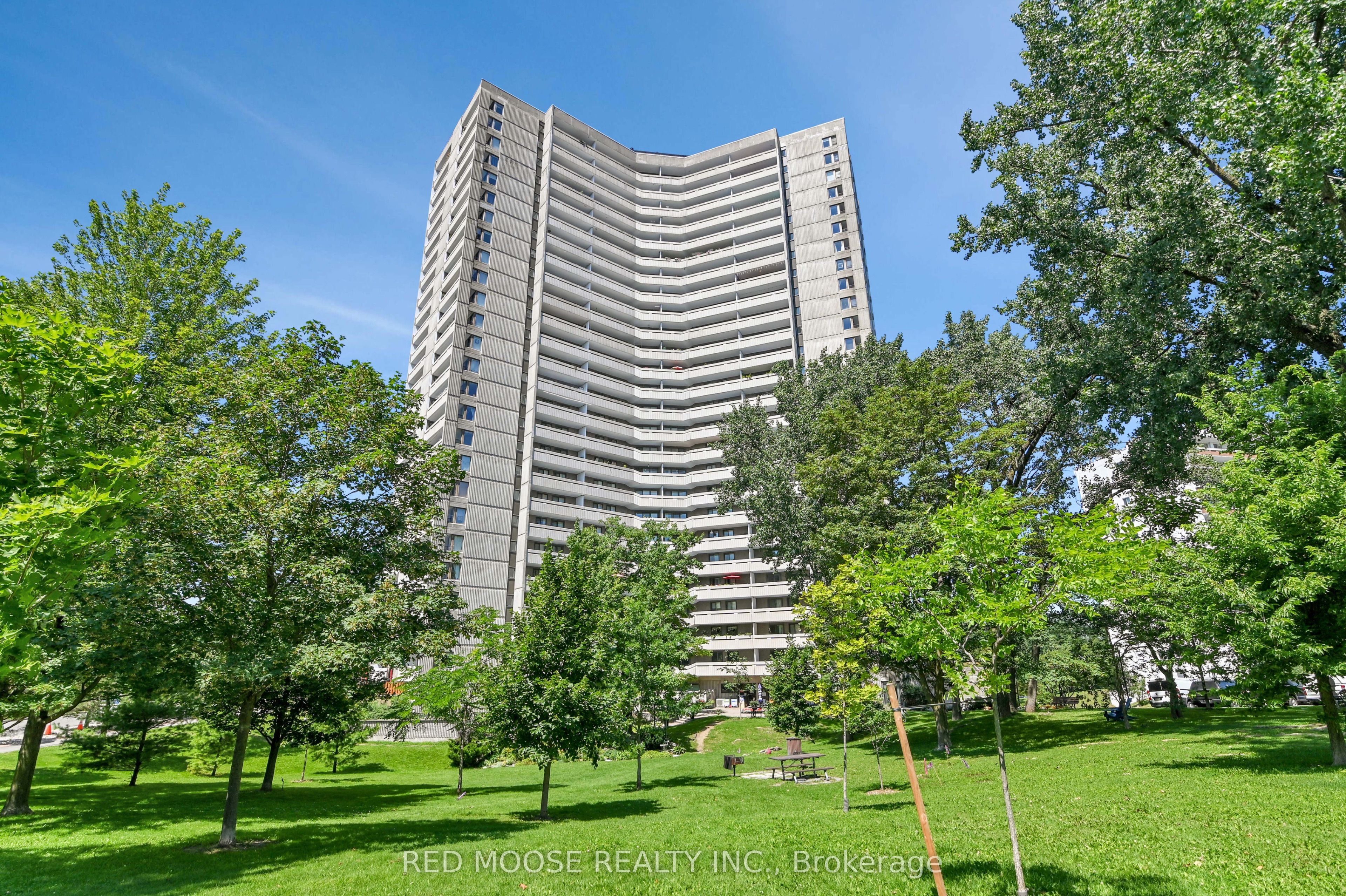 1081 Ambleside Drive 2410, Woodroffe, ON K2B 8C8