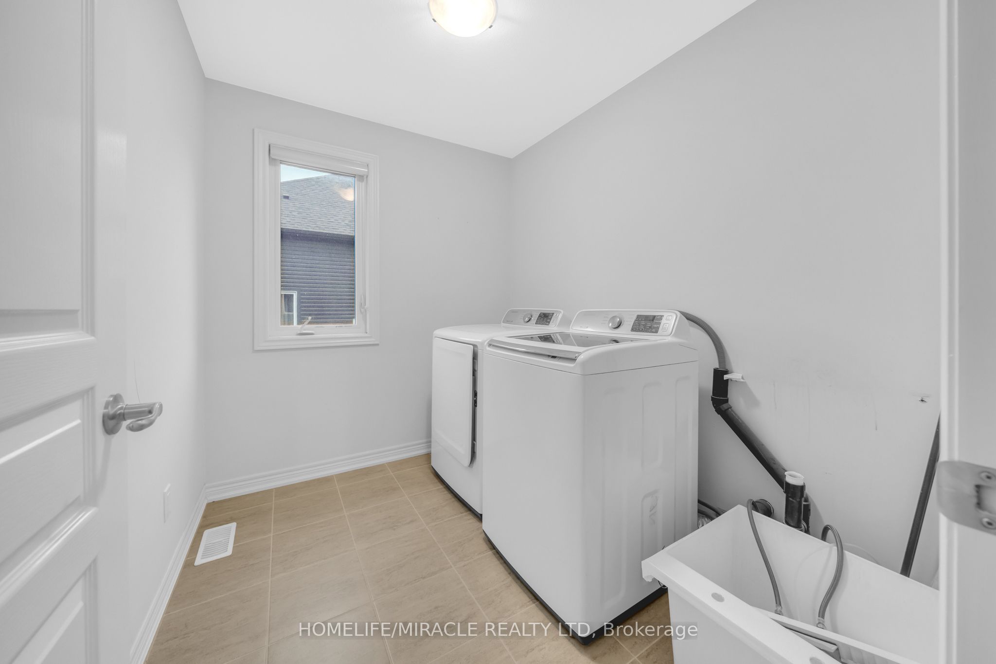 3547 Dominion Road, Fort Erie, ON L0S 1N0 photo 3