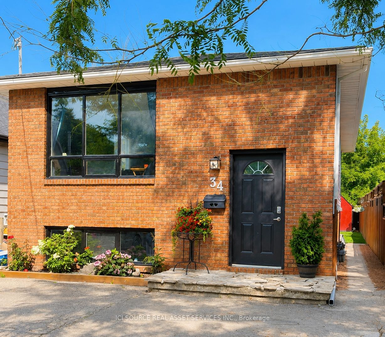 34 Grantham Avenue, St. Catharines, ON L2P 3B4