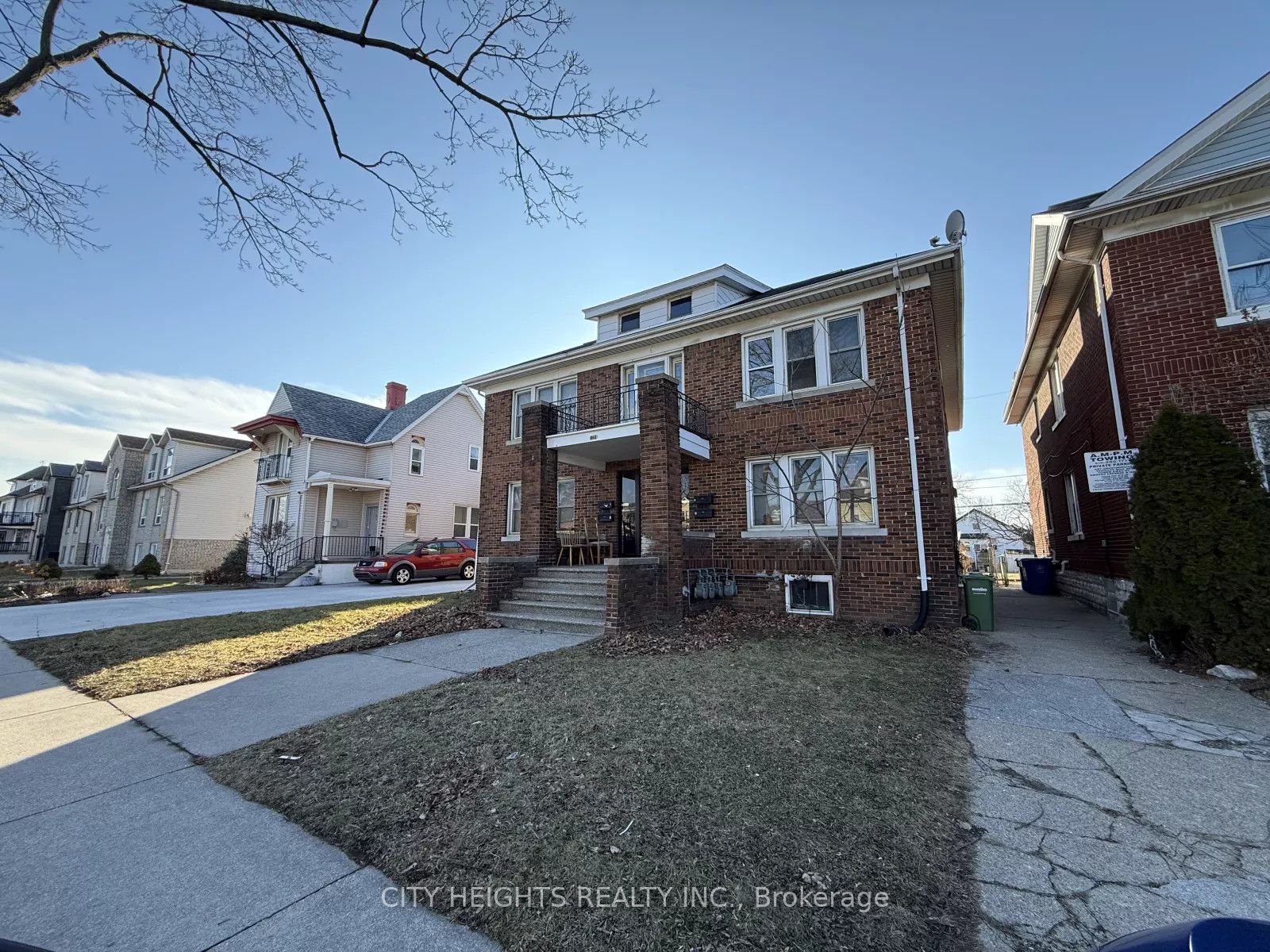 1093 Howard Avenue 4, Windsor, ON N9A 1S6 photo 2
