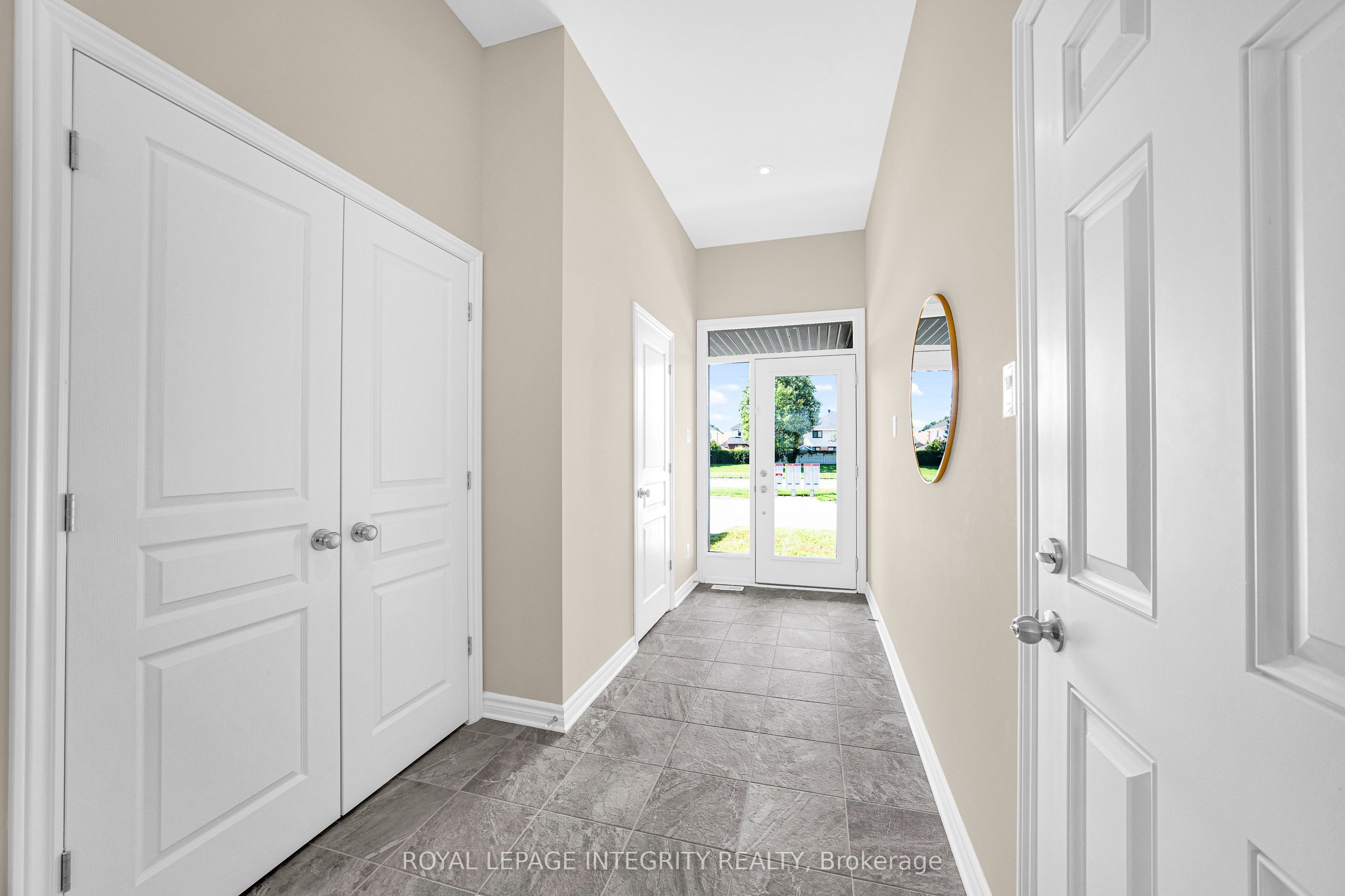 256 Dolce Crescent, Blossom Park - Airport and Area, ON K1X 0B3 photo 2
