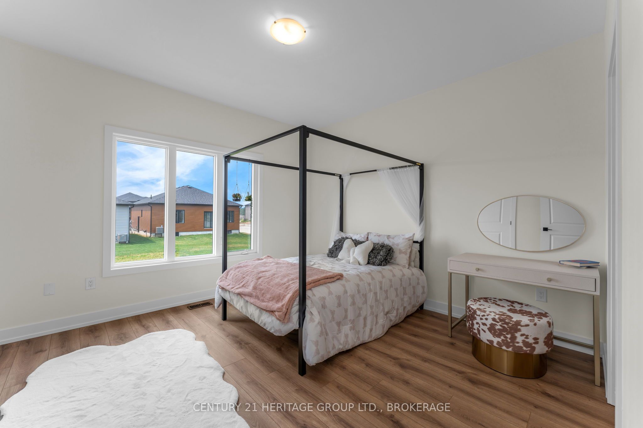 60 Dusenbury Drive, Loyalist, ON K0H 2H0 photo 3