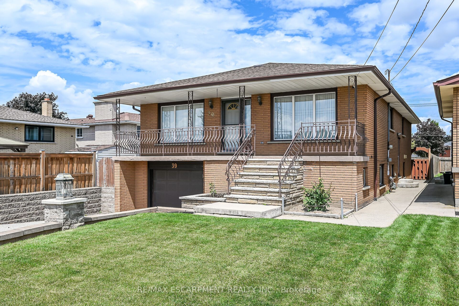 39 Algonquin Court, Hamilton, ON L8T 4T2 photo 2