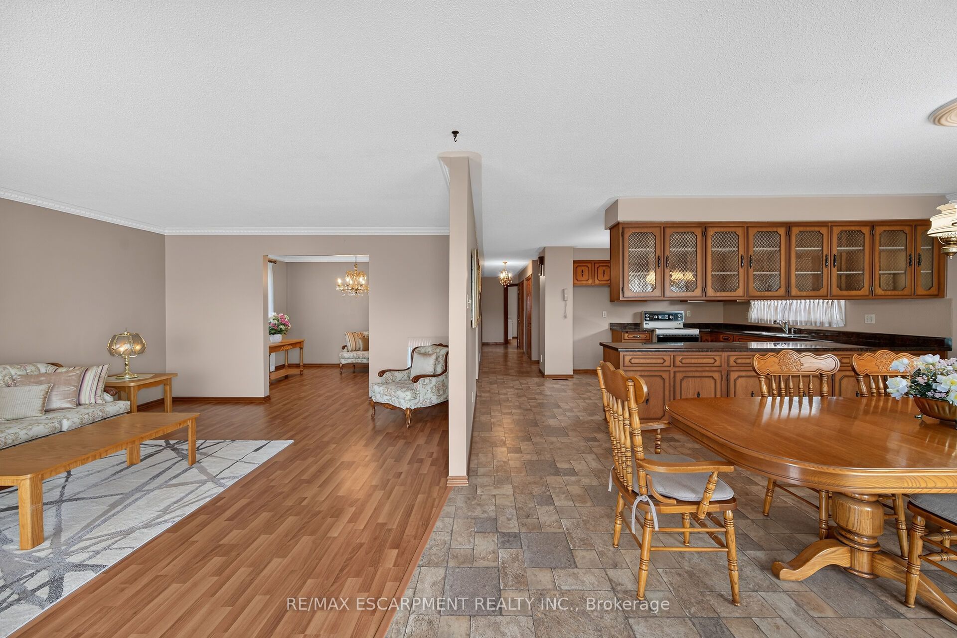 39 Algonquin Court, Hamilton, ON L8T 4T2 photo 4