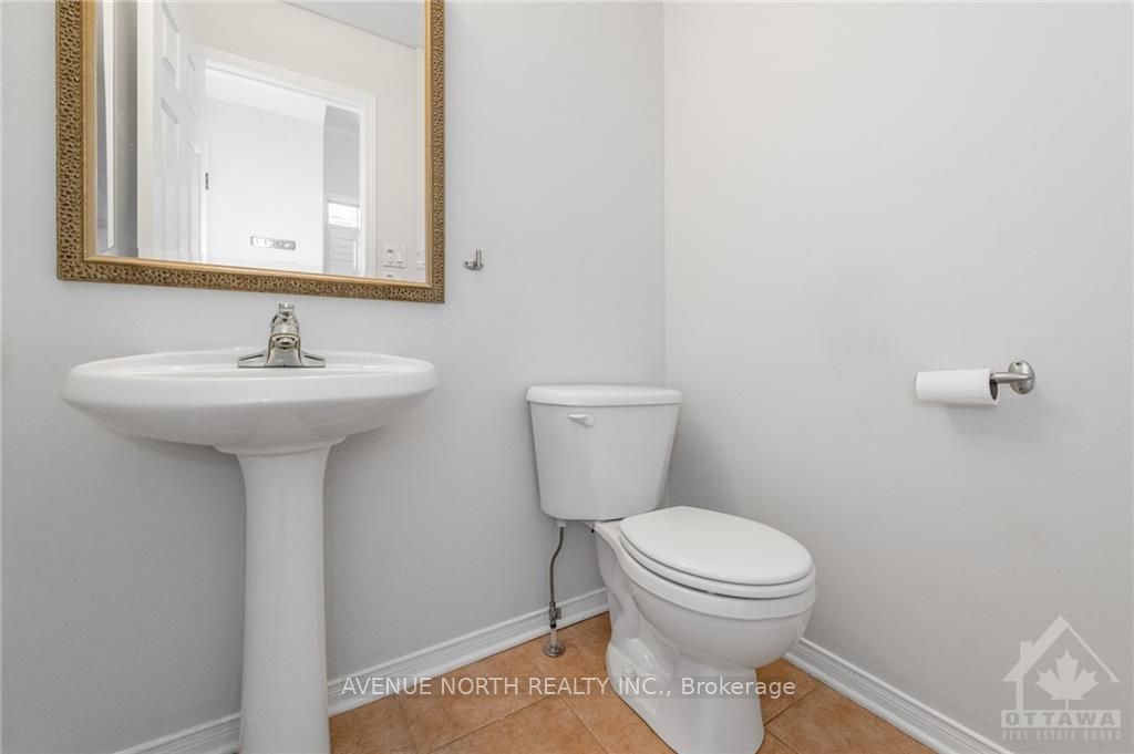 2370 Le Ruisseau Circle, Orleans - Convent Glen and Area, ON K1W 1K8 photo 4