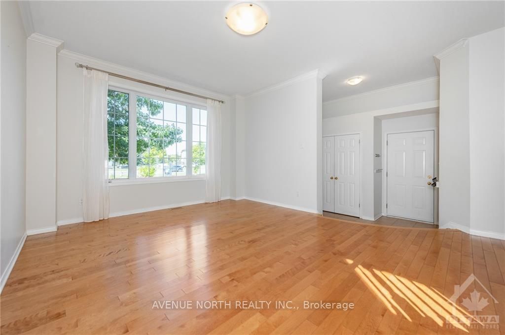 2370 Le Ruisseau Circle, Orleans - Convent Glen and Area, ON K1W 1K8 photo 5