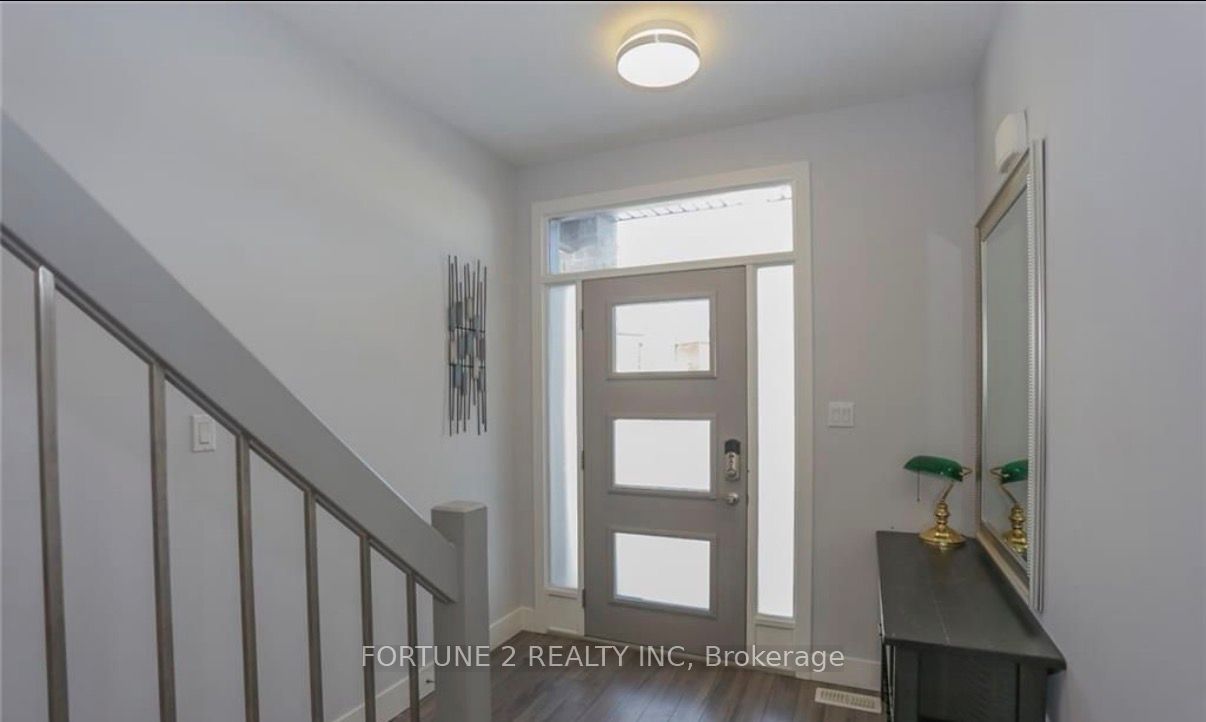 1877 Foxridge Crescent, London North, ON N6G 0L7 photo 2