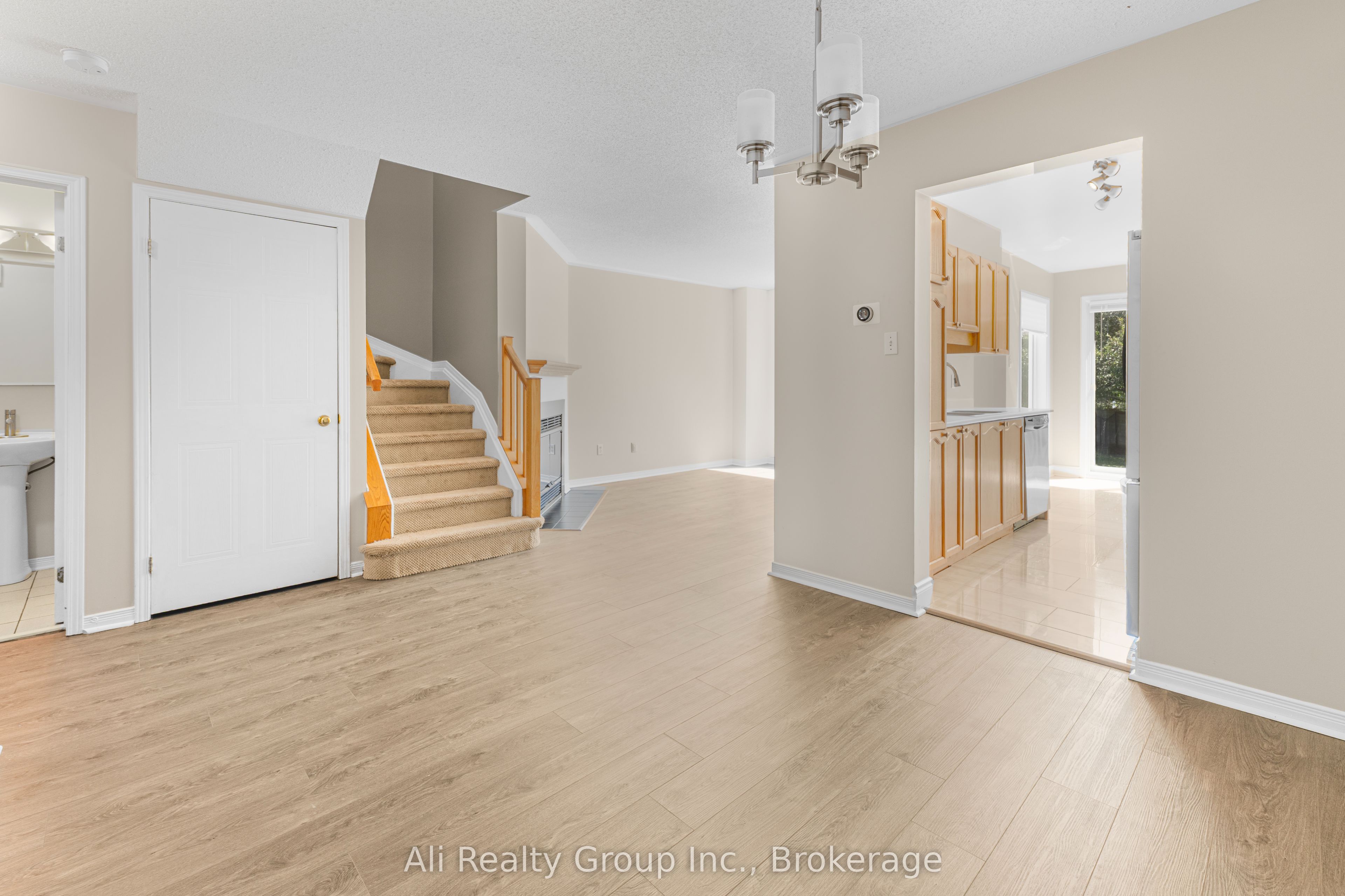 68 Piper Crescent, Kanata, ON K2K 2S9 photo 3