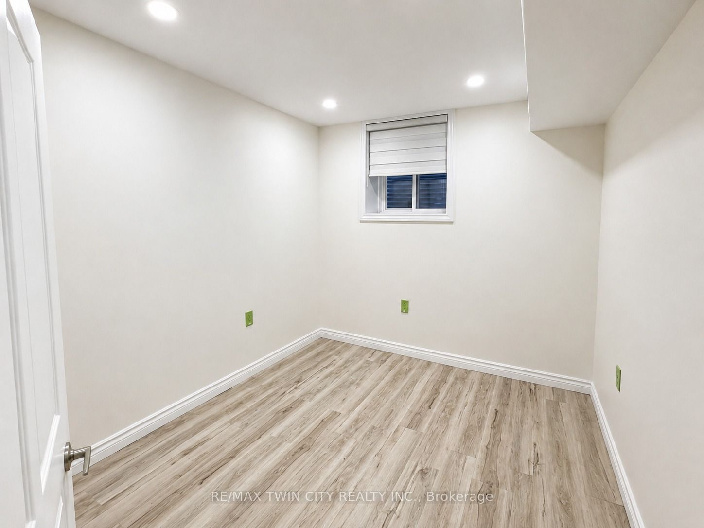 166 Ladyslipper Drive Basement, Waterloo, ON N2V 0A9 photo 4