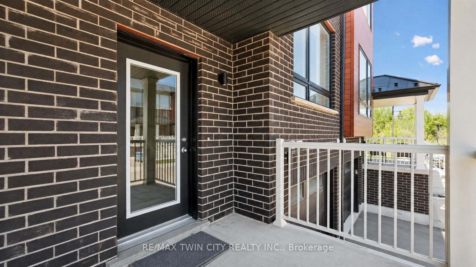 27 SORA Lane, Guelph, ON N1E 0T4 photo 3