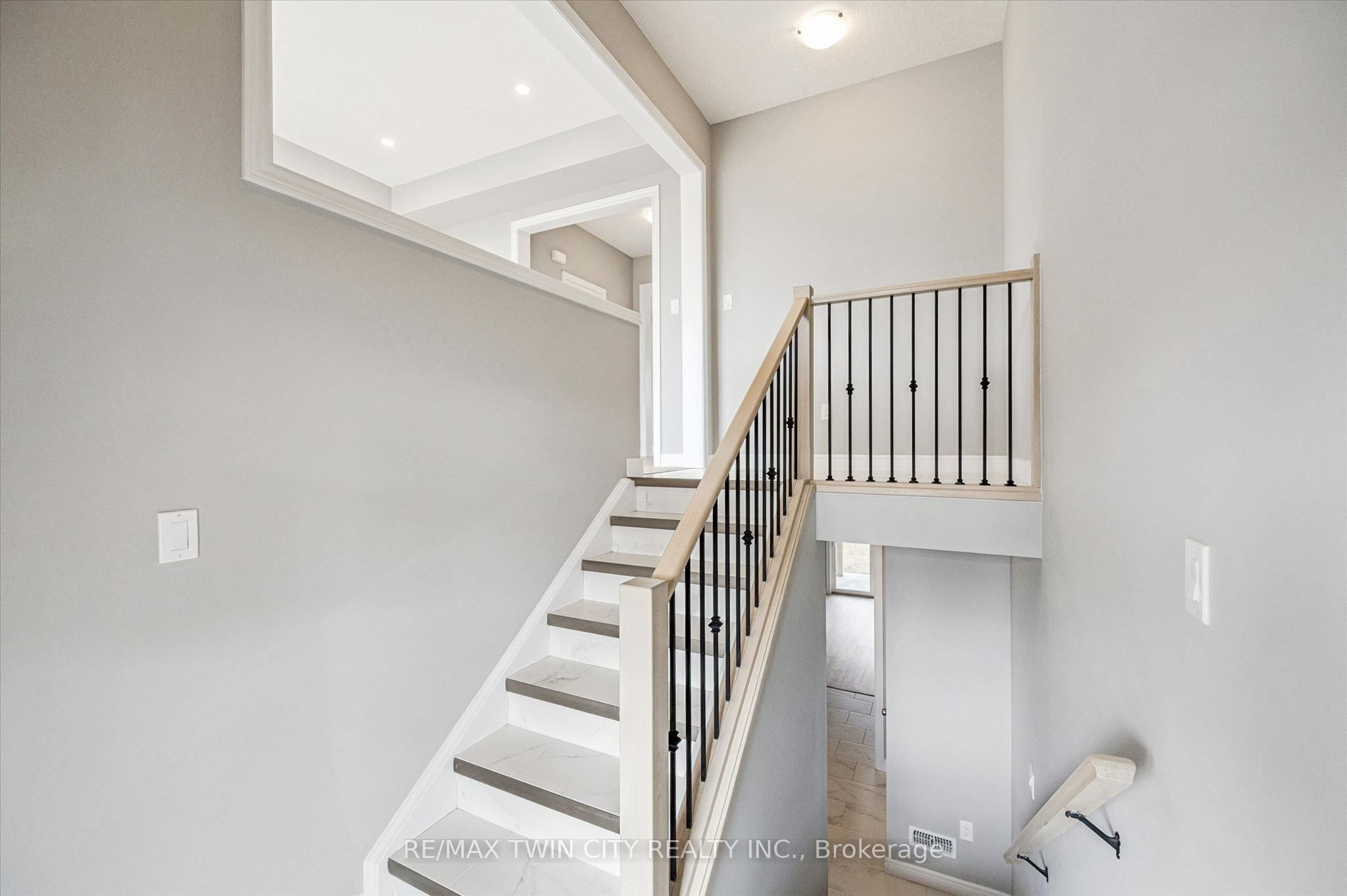 27 SORA Lane, Guelph, ON N1E 0T4 photo 5