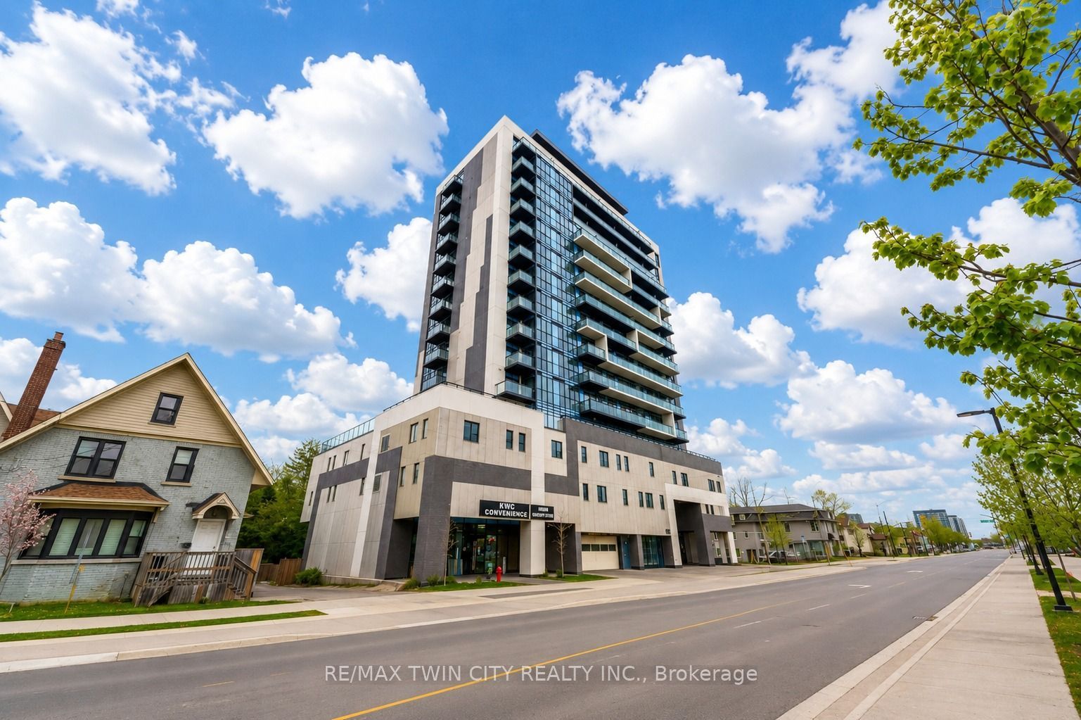 128 King Street 1505, Waterloo, ON N2J 2X9