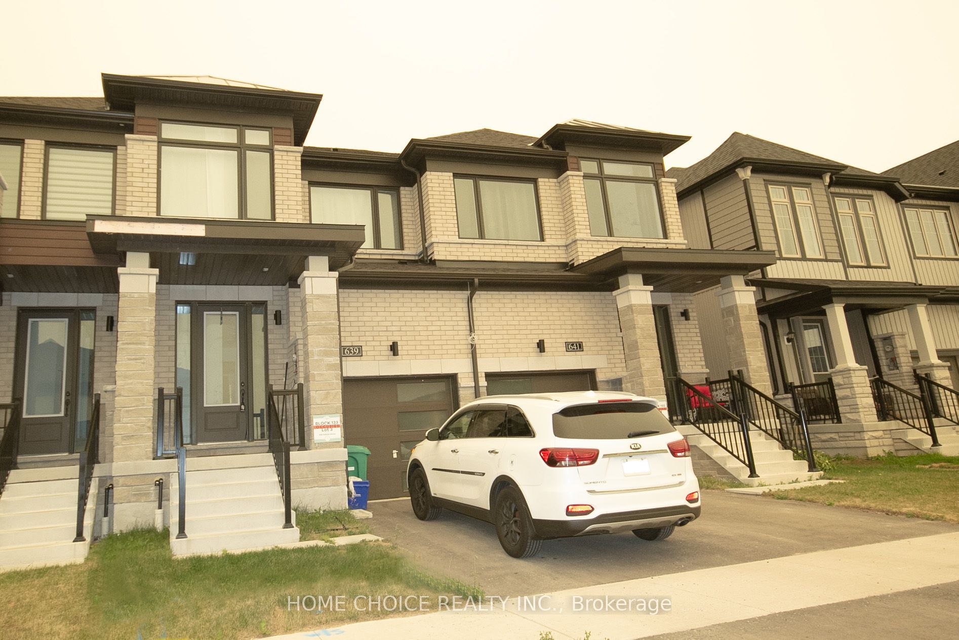639 Pollock Grove E, Peterborough, ON K9K 0J6 photo 2