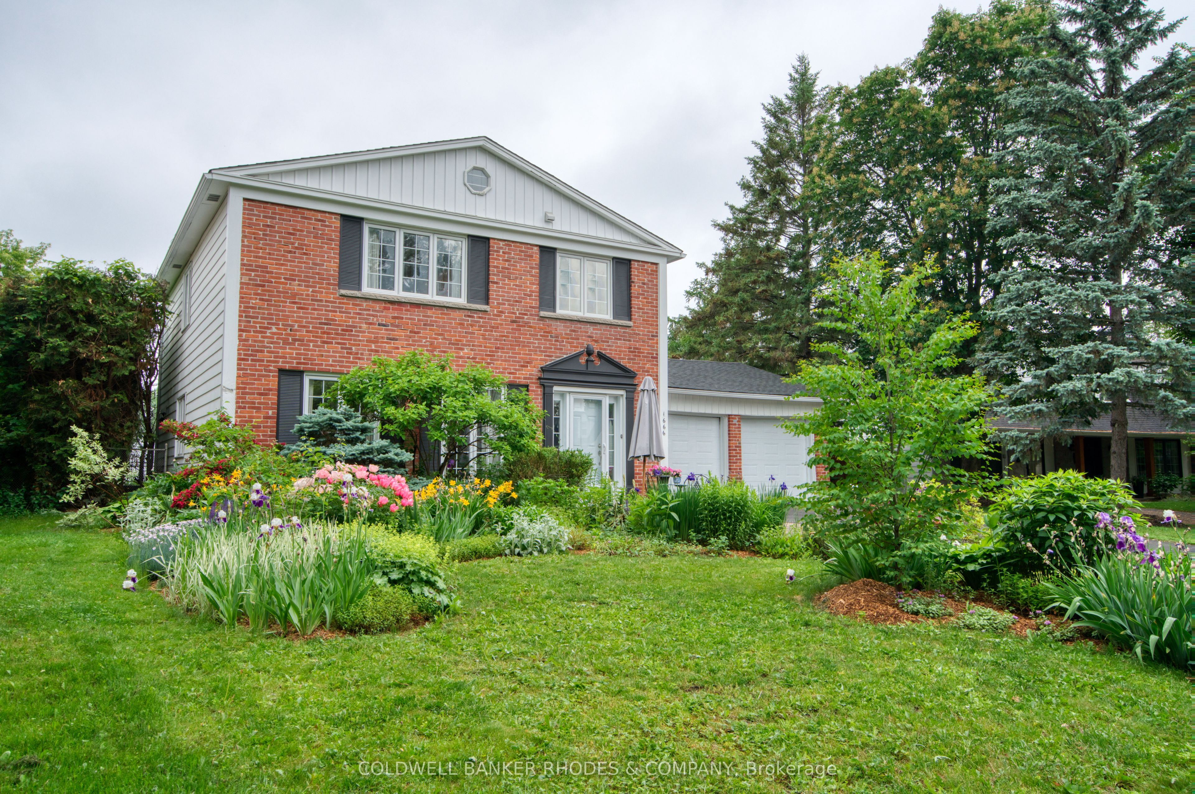 1666 Amberdale Crescent, Alta Vista and Area, ON K1H 7B3