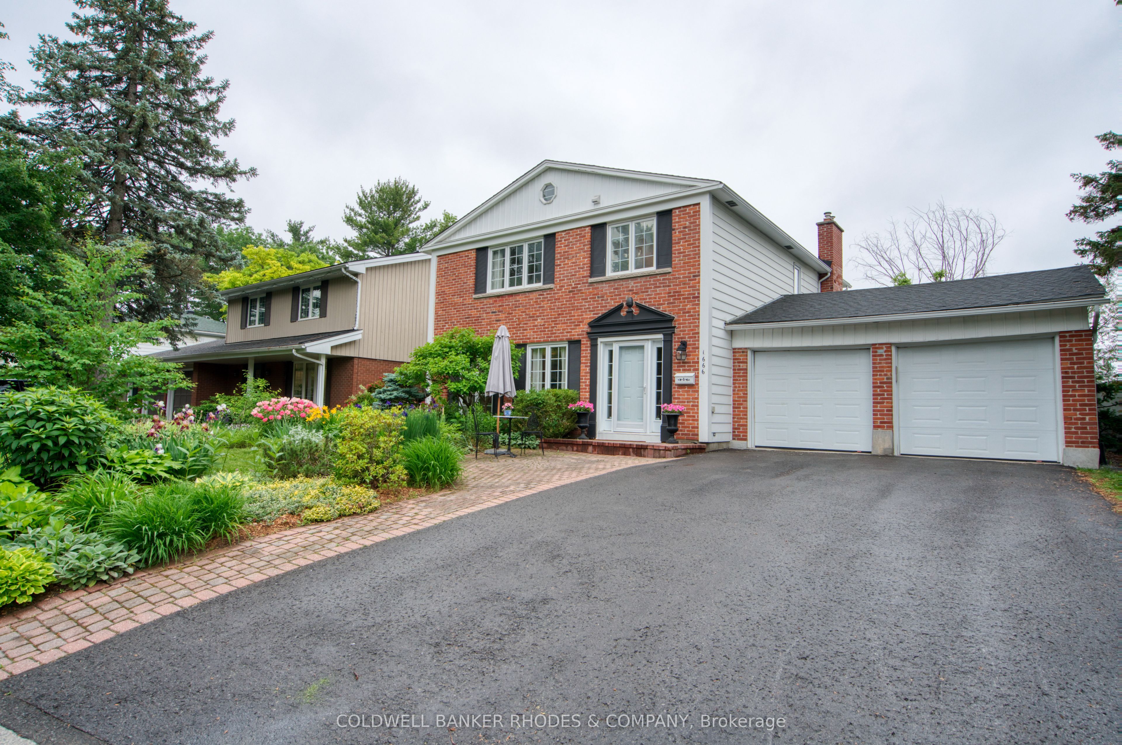 1666 Amberdale Crescent, Alta Vista and Area, ON K1H 7B3 photo 2