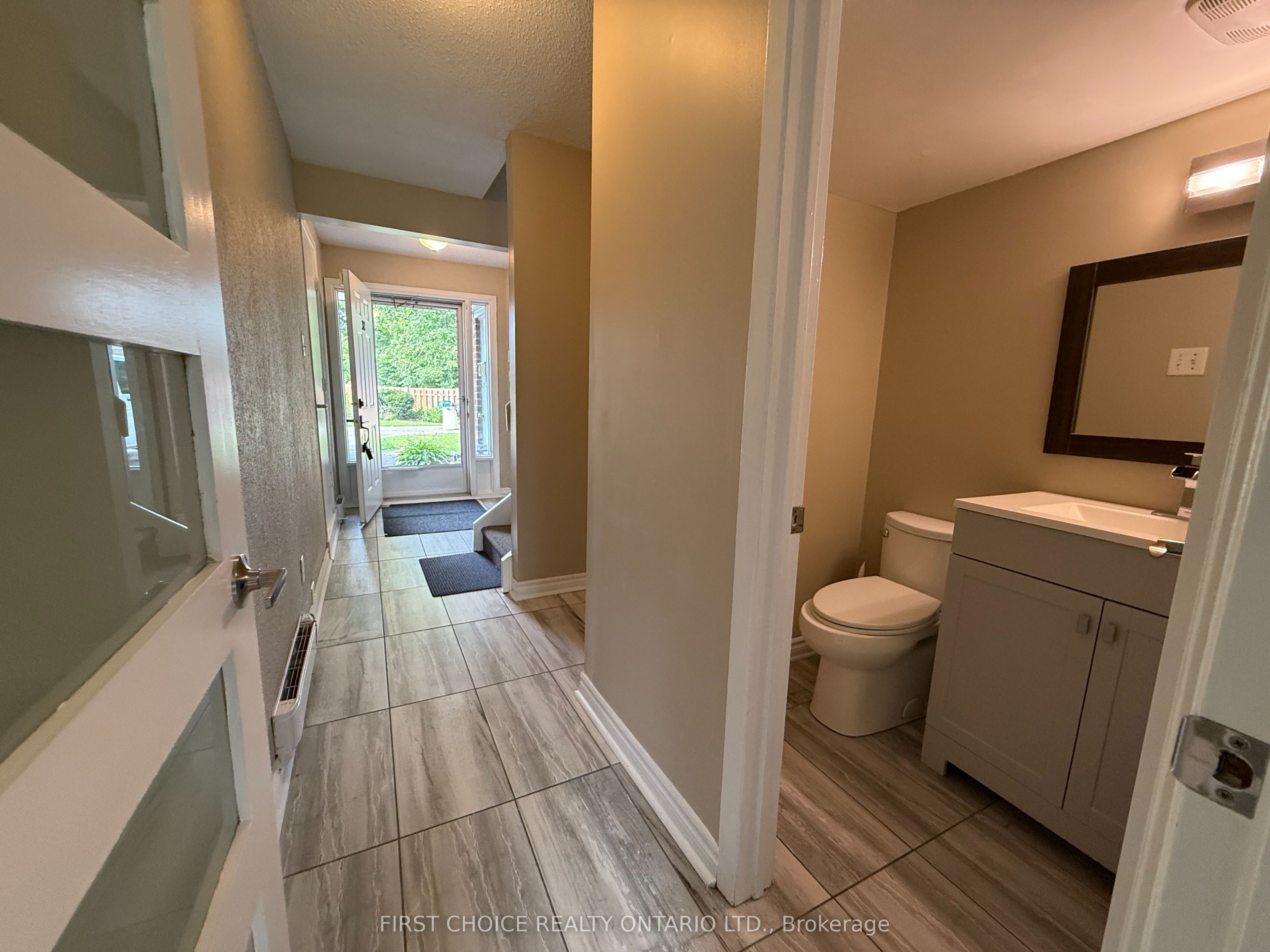 32 Appleby Private N, Mooneys Bay - Carleton Heights and Area, ON K2C 3P4 photo 5