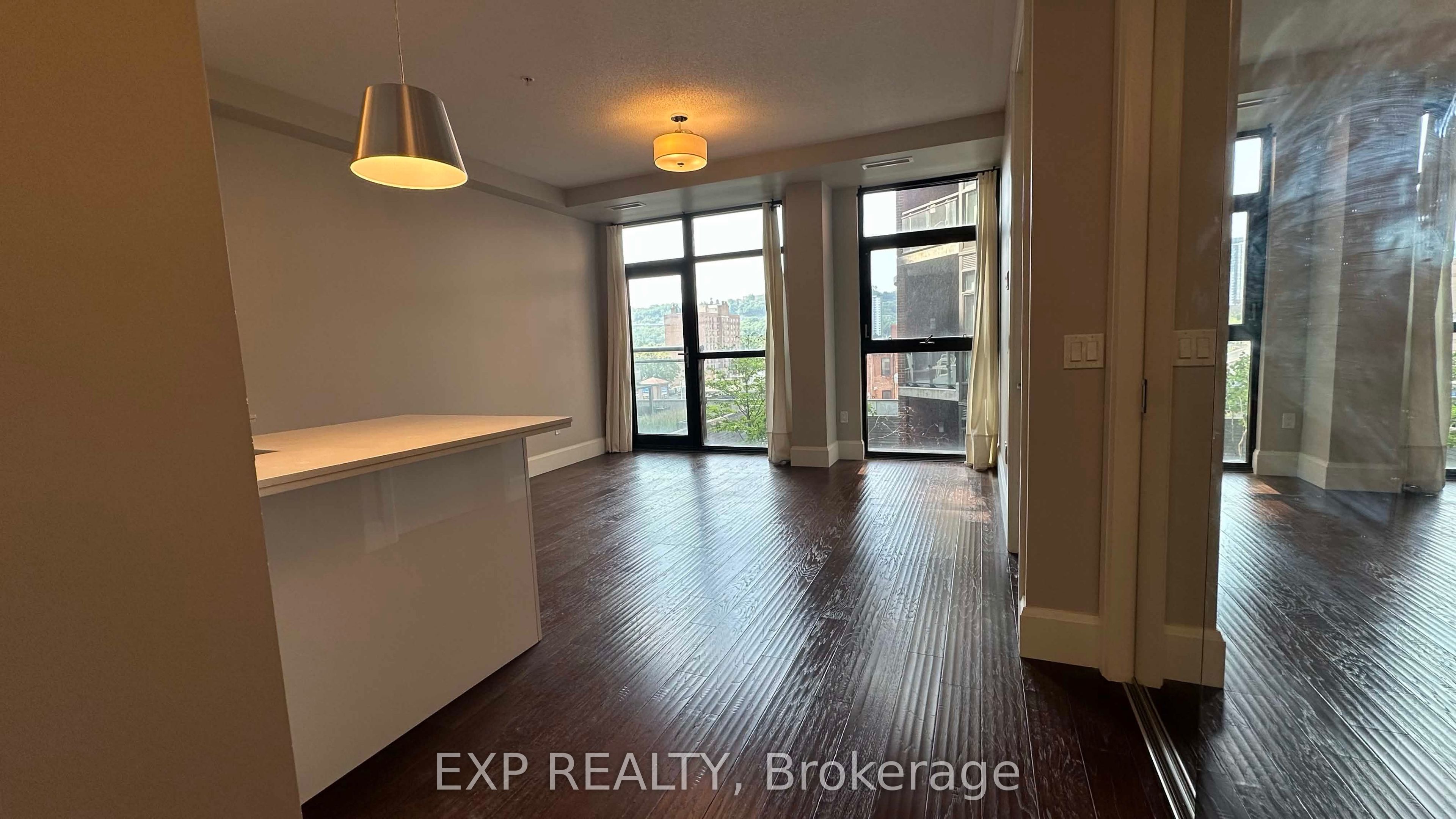 112 King Street E 512, Hamilton, ON L8N 0A9 photo 2