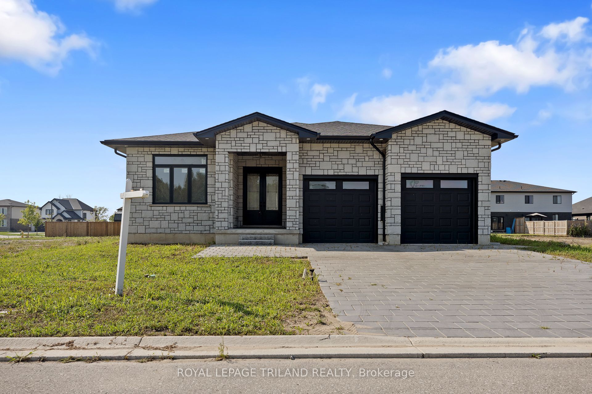 4 Titan Court, Dutton/Dunwich, ON N0L 1J0 photo 2